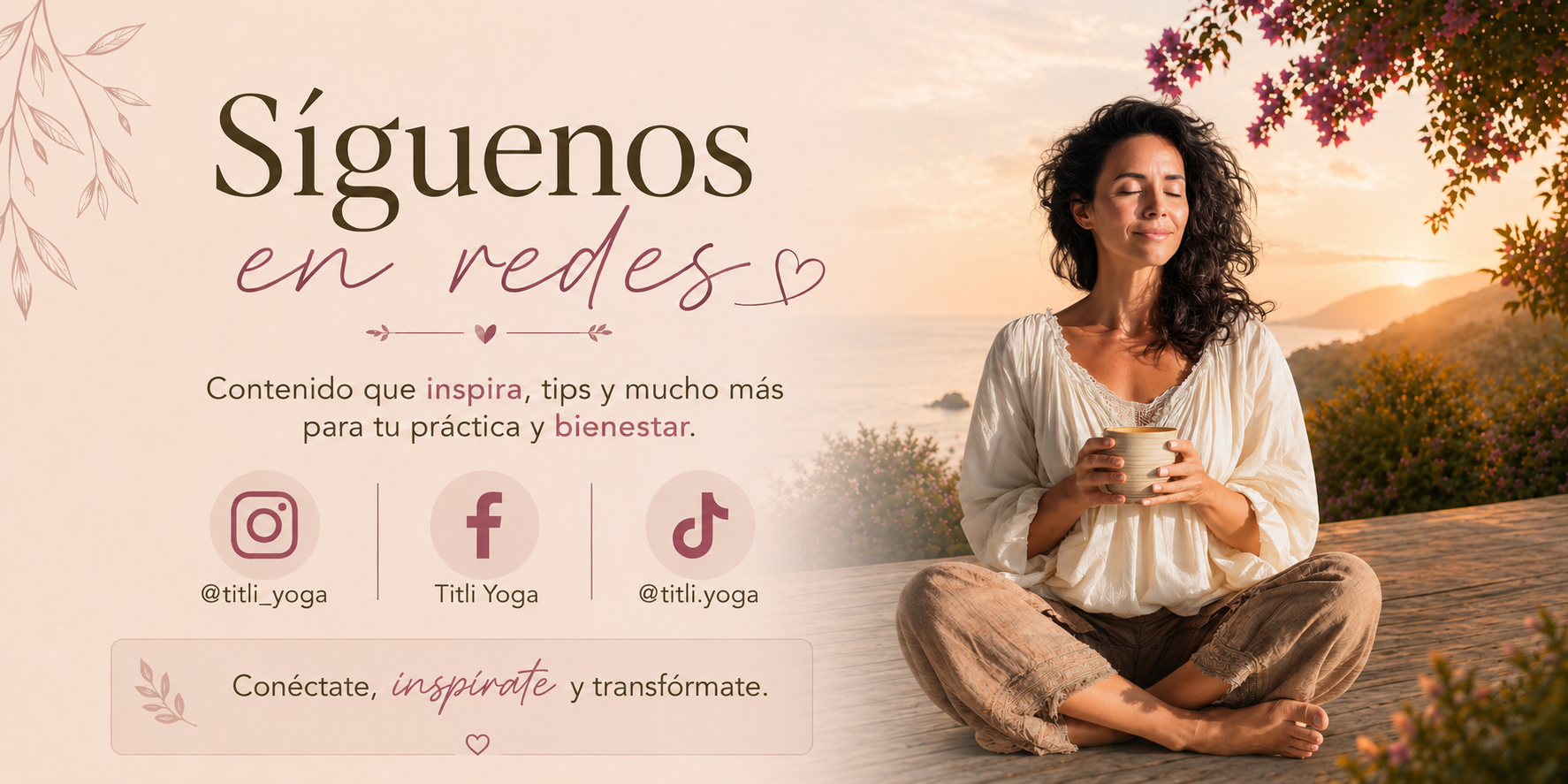Mujer meditando en un muelle con vista al mar, rodeada de naturaleza y flores, durante el atardecer, sosteniendo una taza.