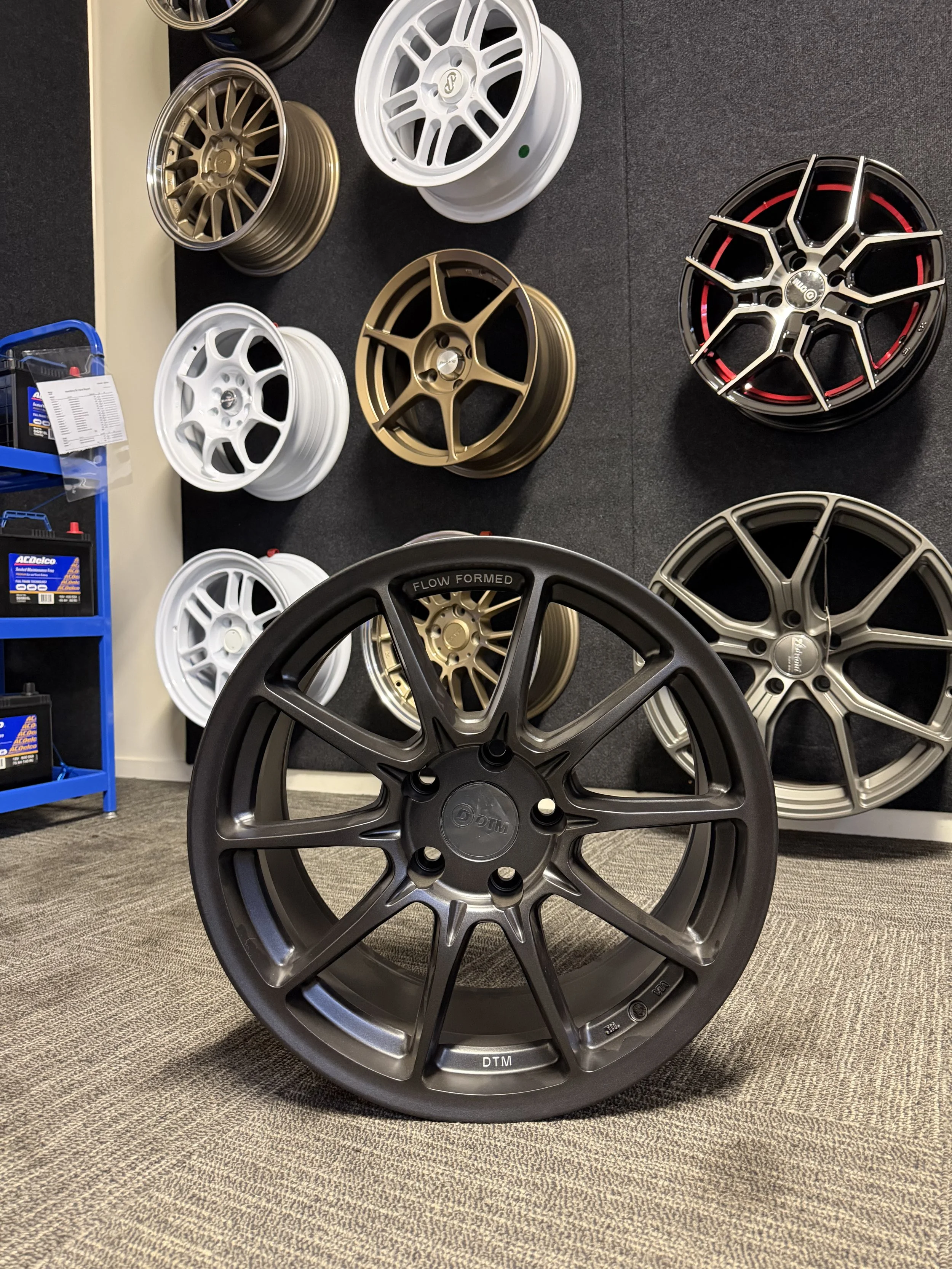 DTM | LUX SATIN GRAPHITE