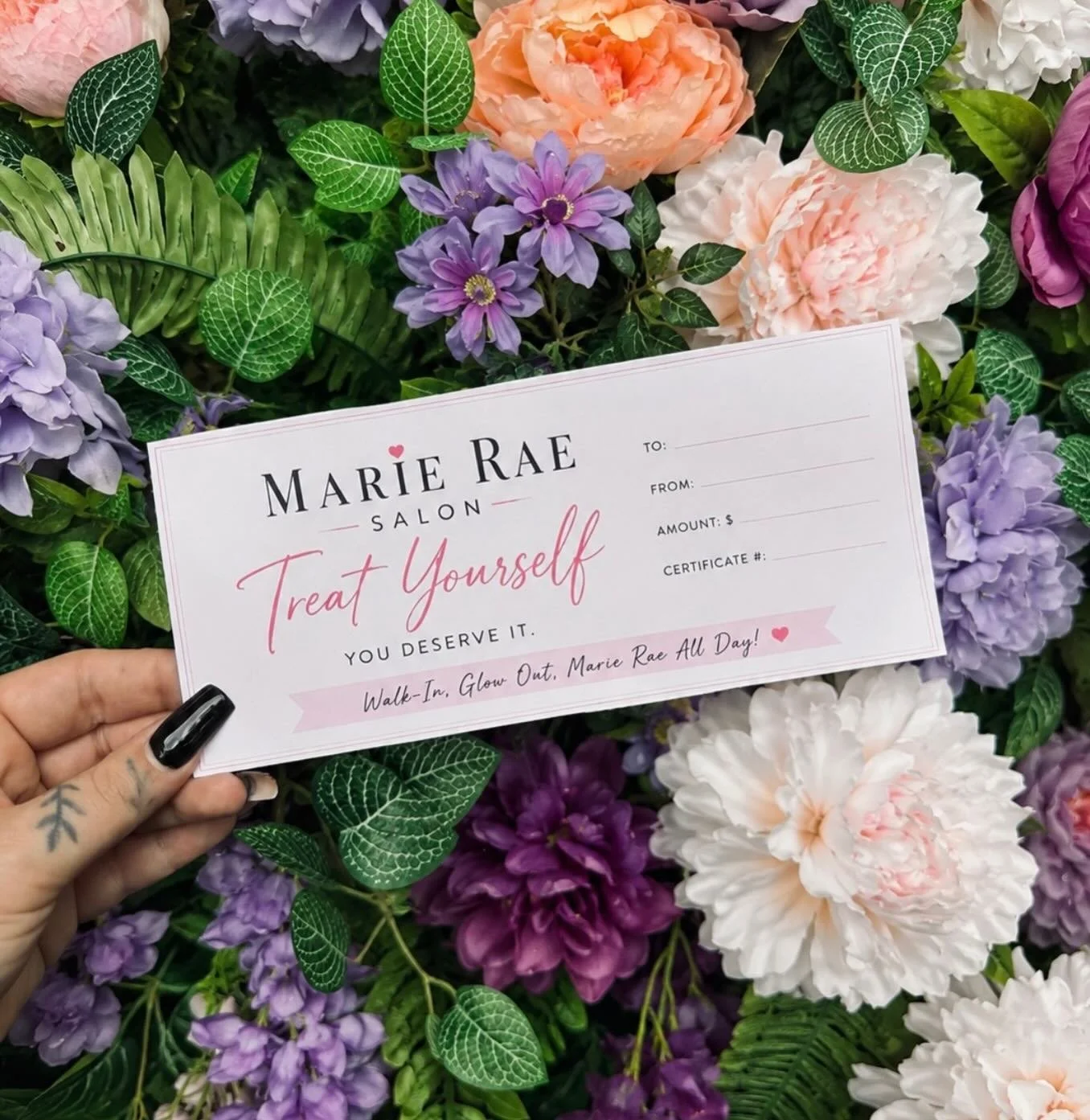 Give the gift of gorgeous hair... or keep it for yourself. 💕 Stop by Marie Rae Salon and pick up a gift card because everyone deserves a little pampering. Treat yourself, you&rsquo;ve earned it. 🎀
#MarieRaeSalon #TreatYourself
#SelfCareStartsHere