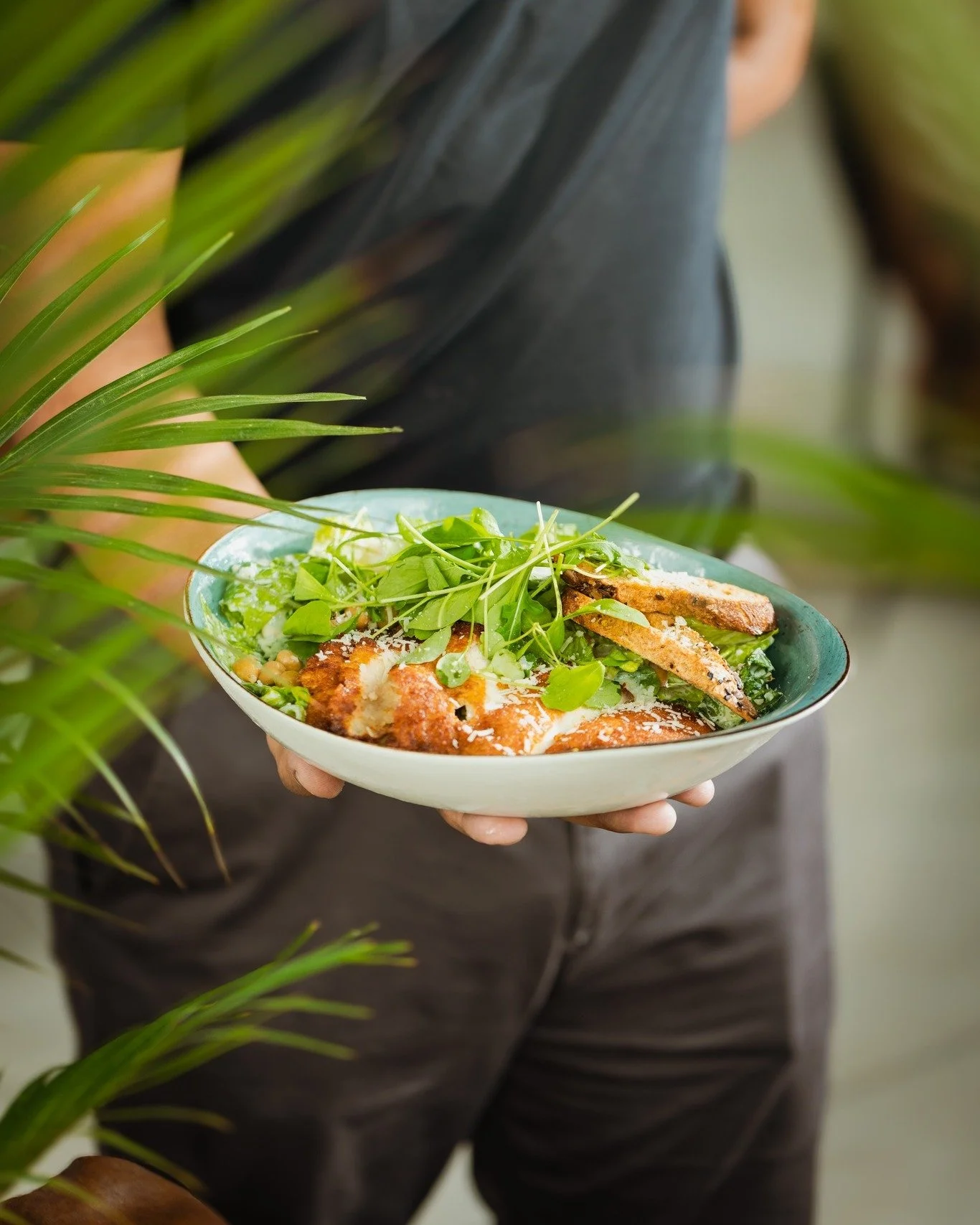 A classic, prepared the LUX* way. 🥗✨
Fresh, balanced and effortlessly satisfying. 🌿

#CafeLUXRiserva #AllDayDining #TribecaMall #Mauritius