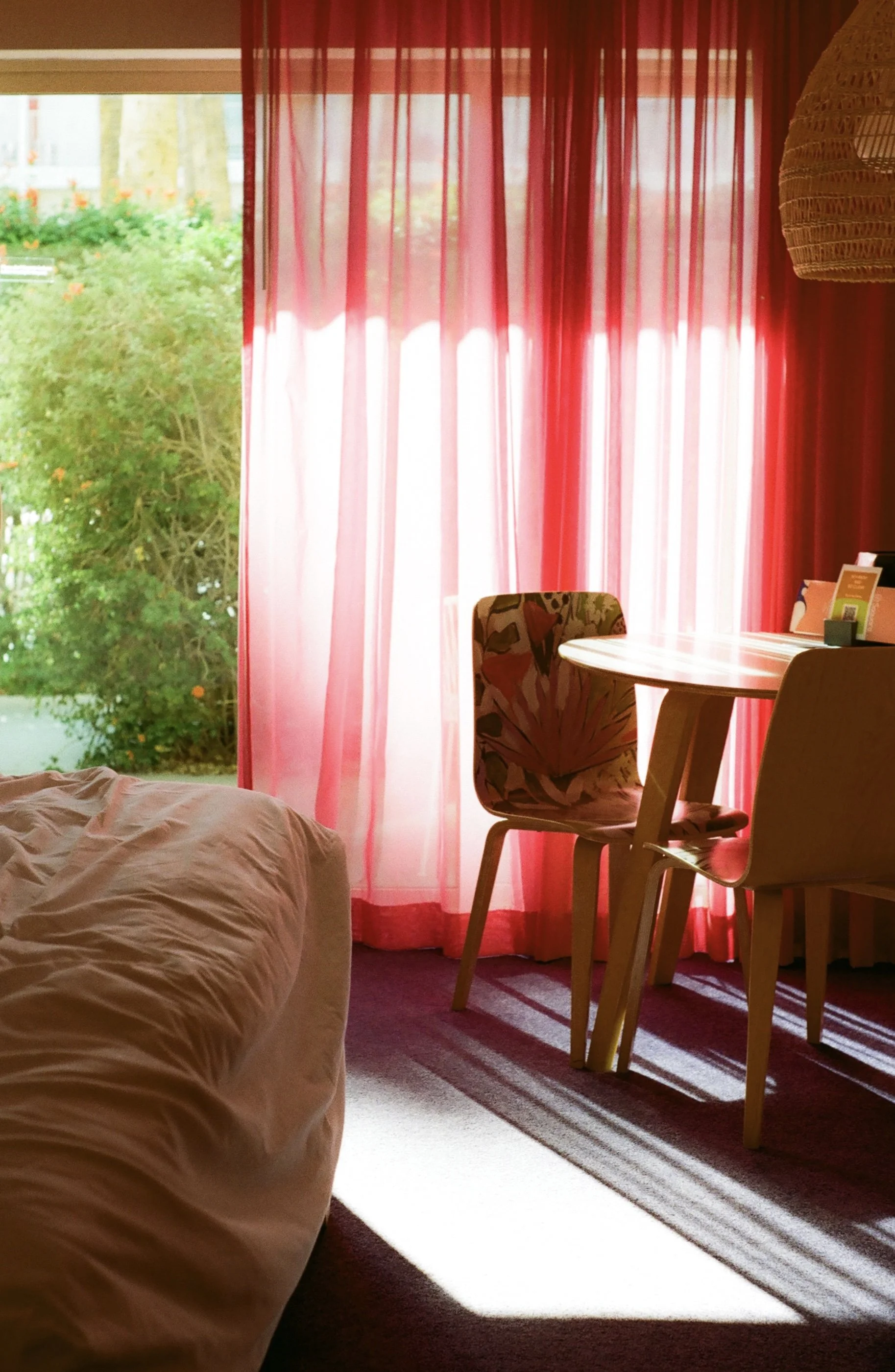 hotelroom.jpg