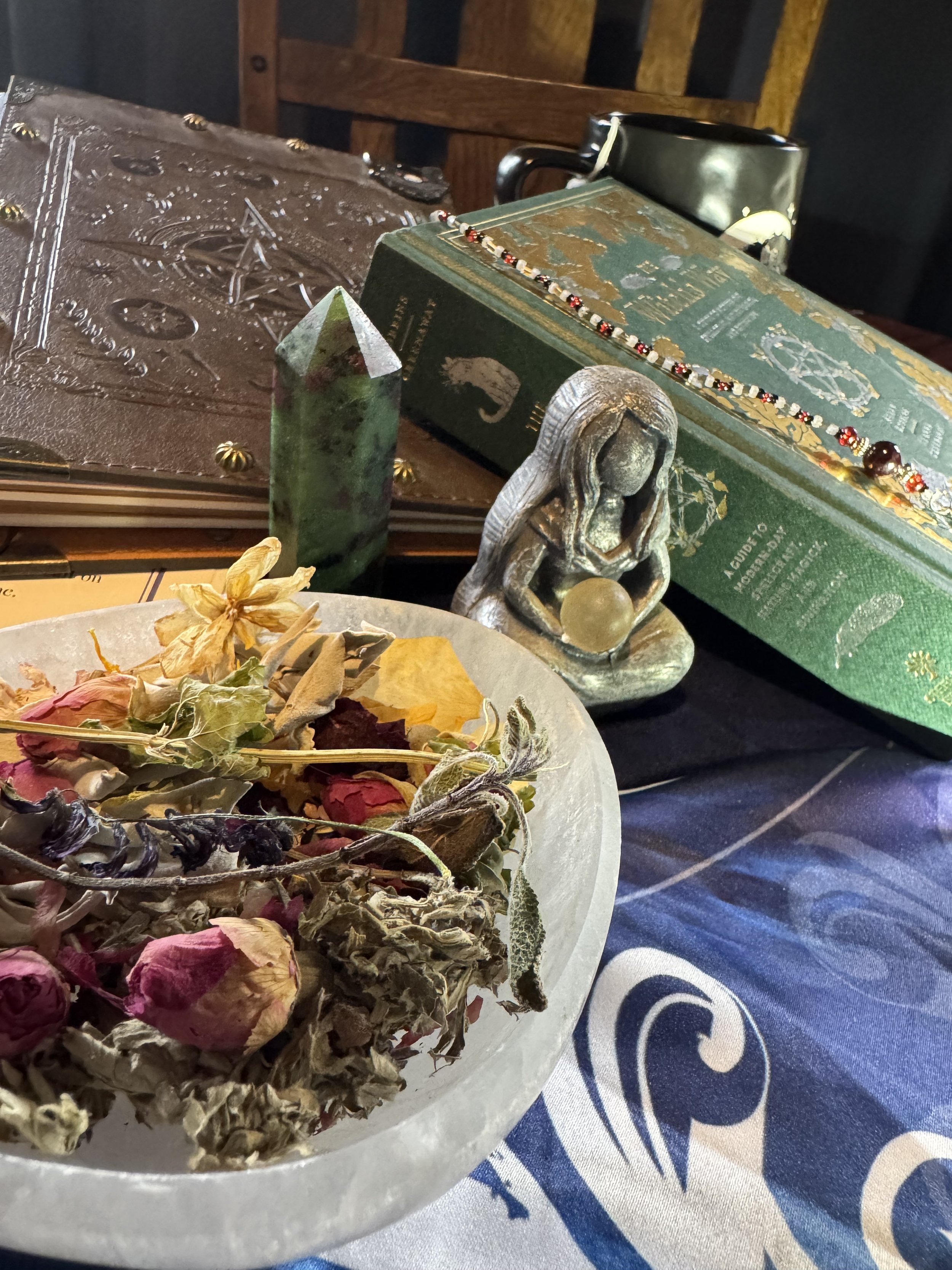  A Witch’s Pocket Guide to Seasons, Sabbats, and Sacred Shifts