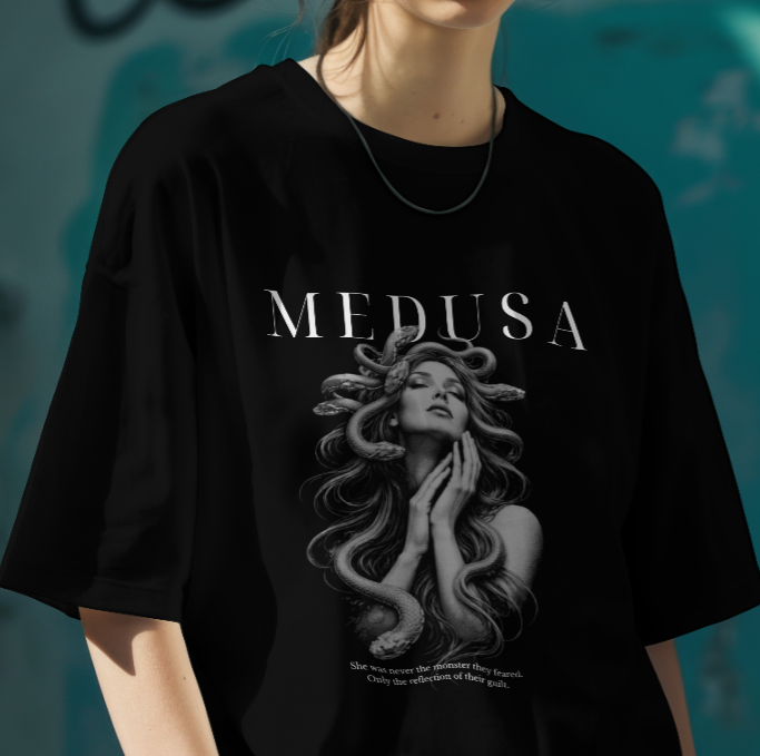 Medusé: Stippled Portrait T-Shirt