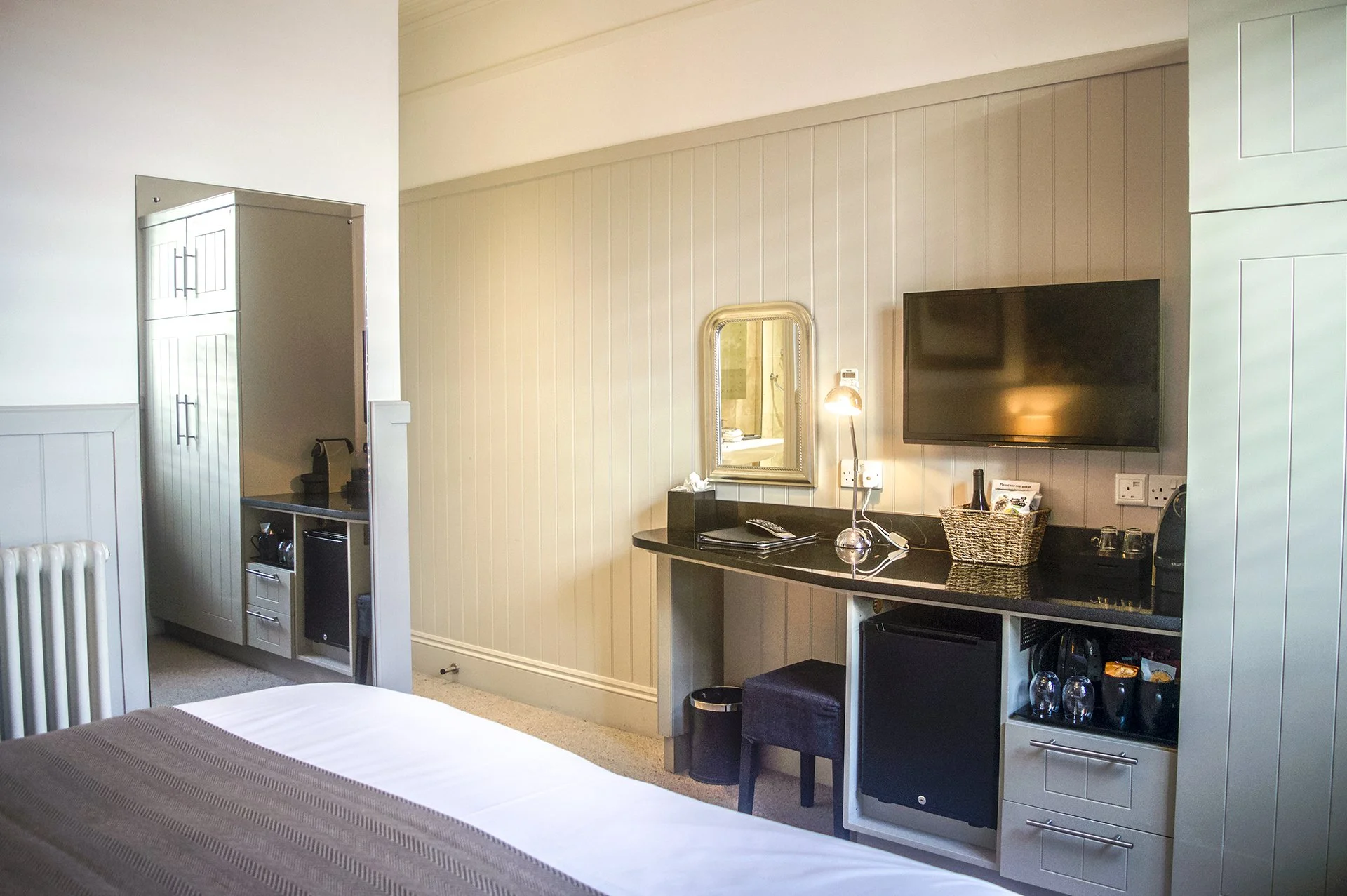 room2_room.jpg