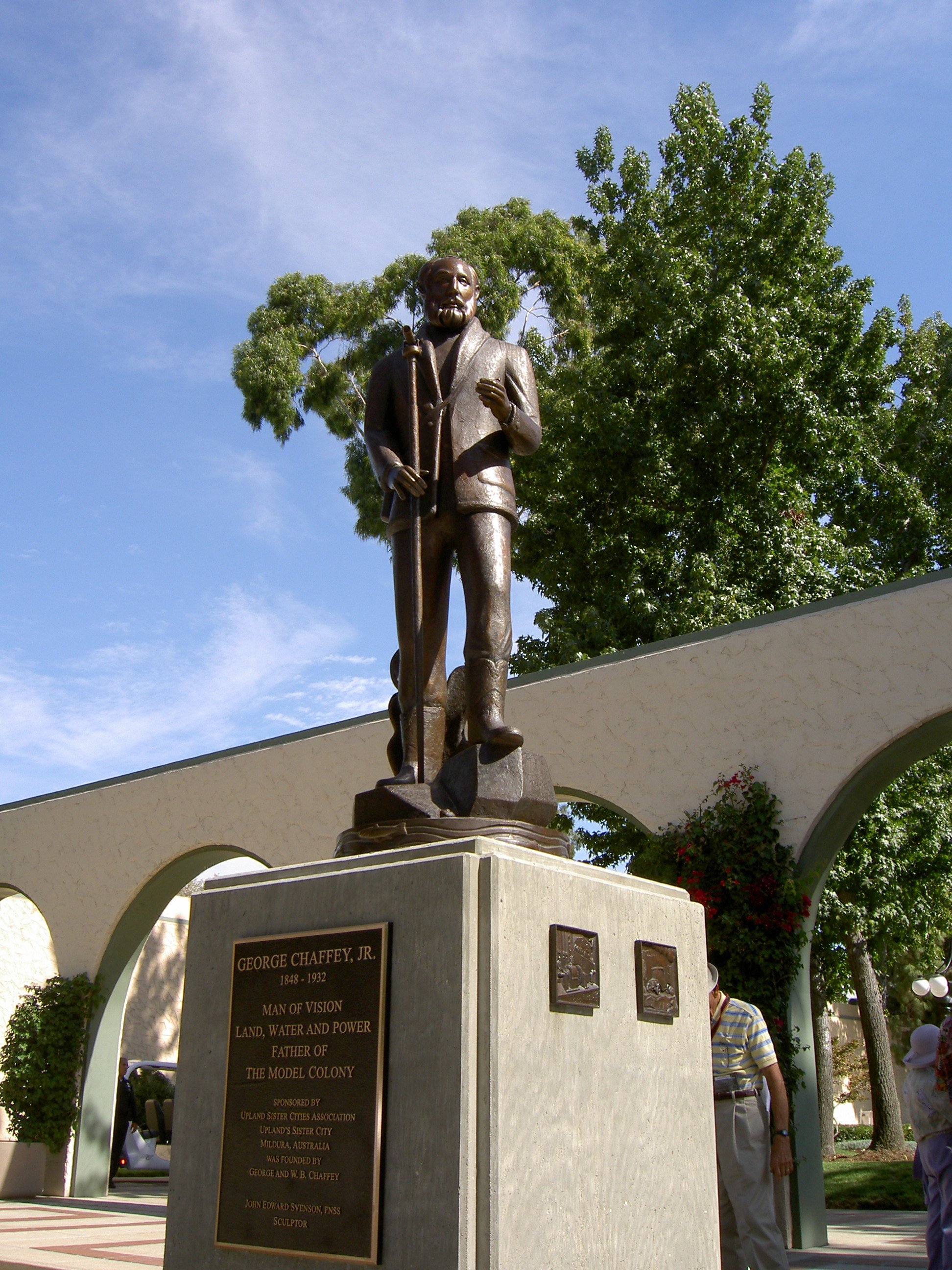 George Chaffey Statue 038.jpg