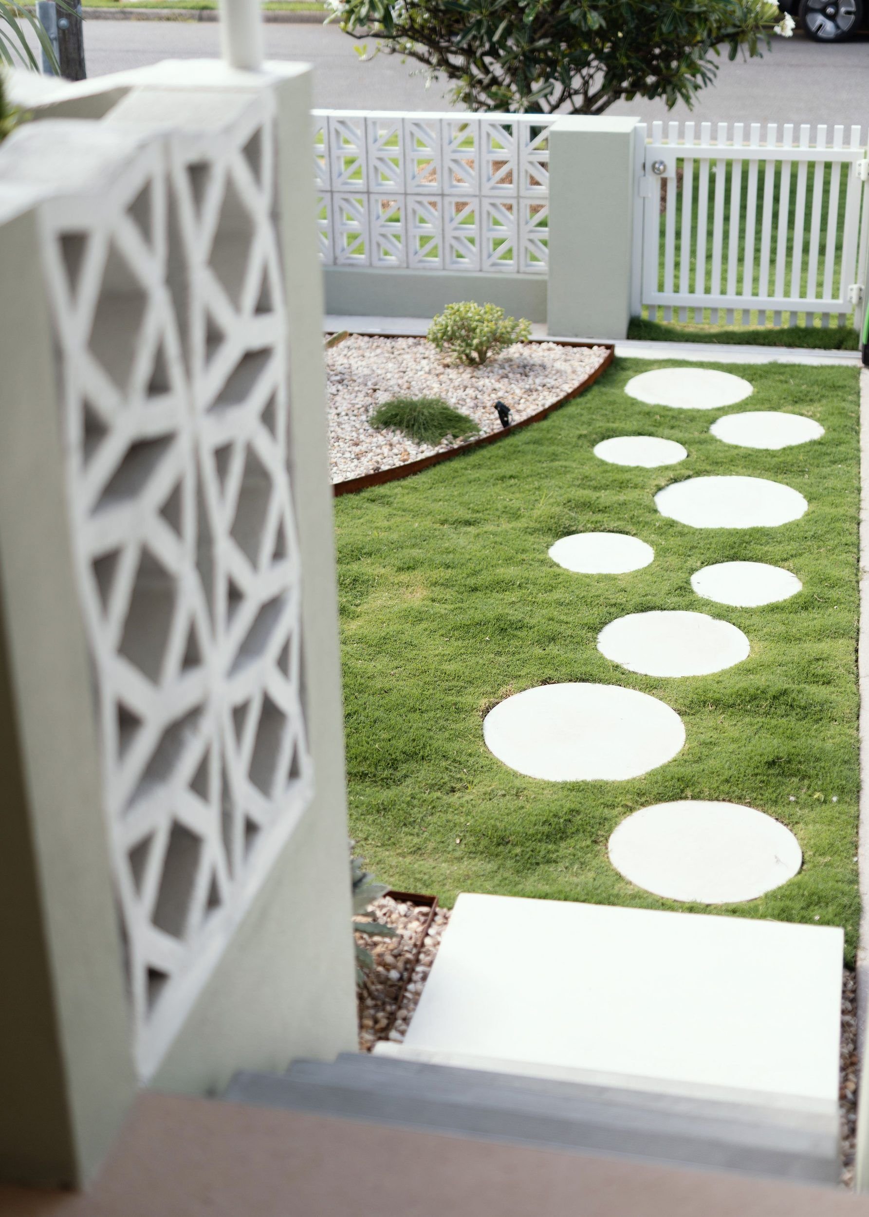 brisbane-interior-design-scarborough-outdoor-01.jpg