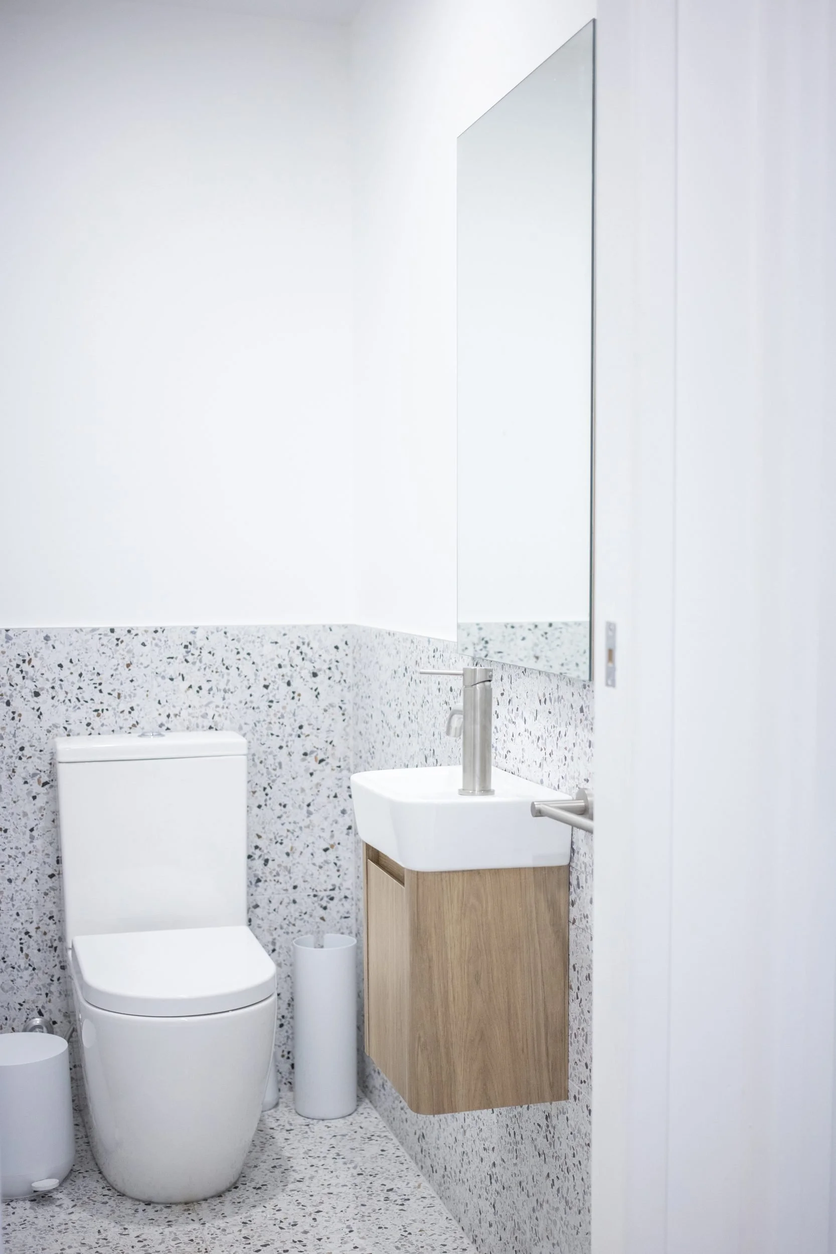 brisbane-interior-design-toowong-residence-bathroom-02.jpg