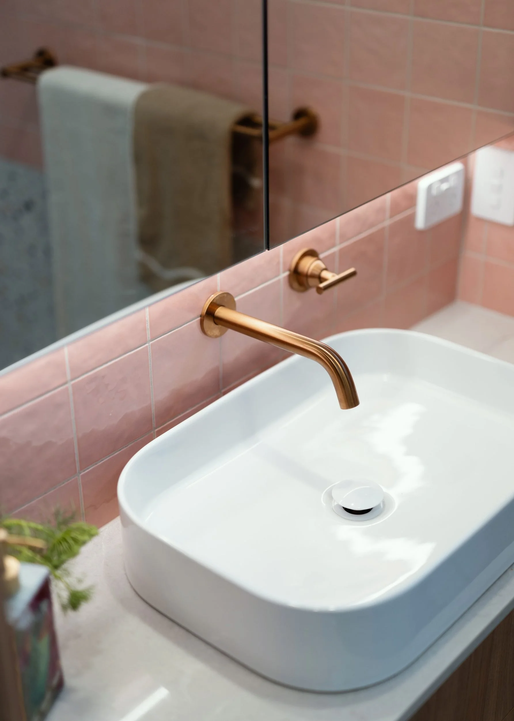 brisbane-interior-design-scarborough-powder-room-01.jpg