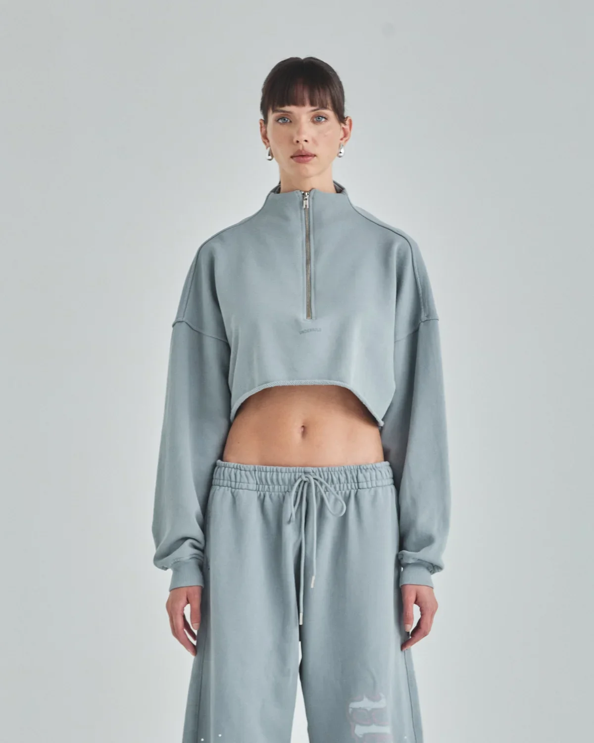 w-act-1-undgld-crewneck-light-gray-7652608.webp