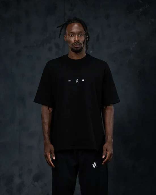 CAMISETA.HOMBRE.YOUT.NEGRO.webp
