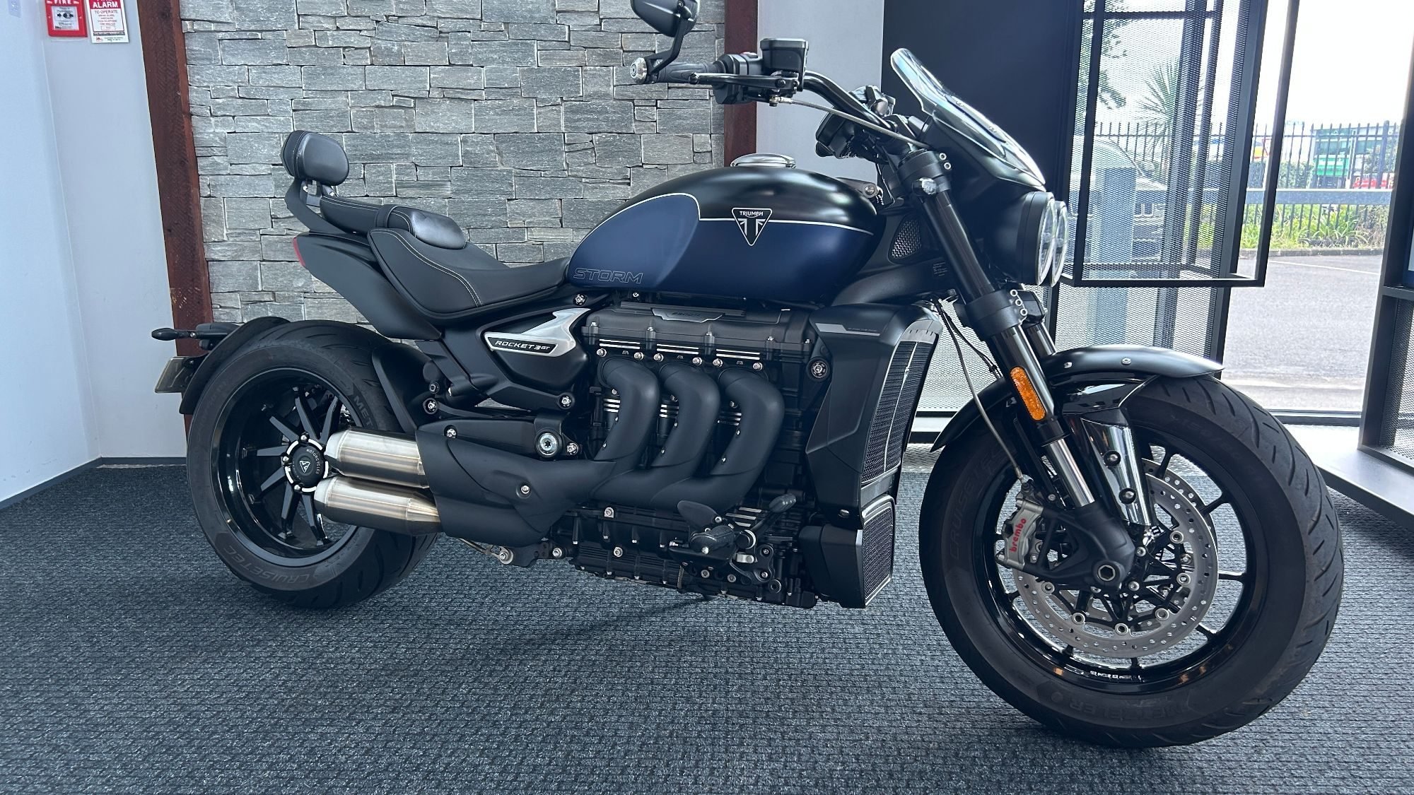 2600cc!!
These are absolutely phenomenal to ride. Surprisingly nimble and sporty for a big bike.
Cruise control and plenty of driver modes.
A great two up option.