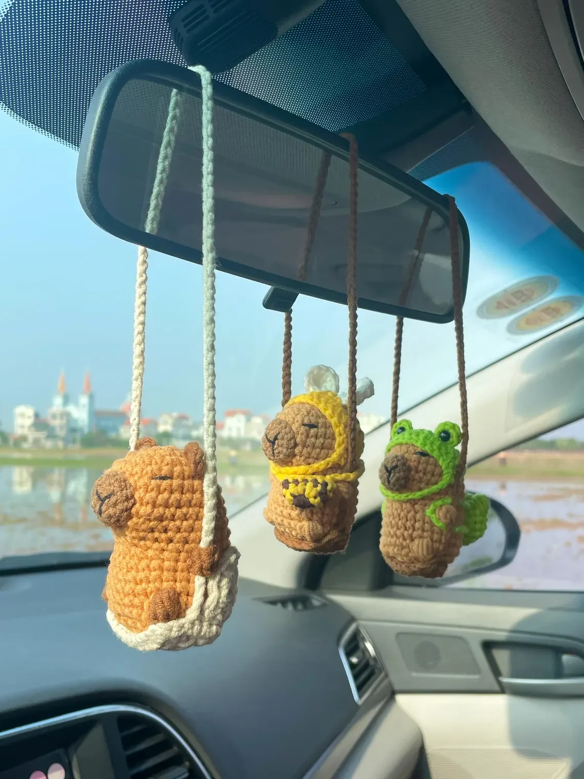 Crochet Capybara Car Hanging – Cute Rearview Mirror Charm