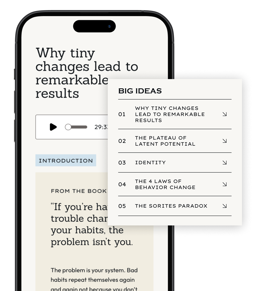 Smartphone mit einem E-Book-Reader auf dem Bildschirm, der "Why tiny changes lead to remarkable results" zeigt, und einem Fenster mit einer Inhaltsangabe, die verschiedene Kapitel wie "Big Ideas" und Unterkapitel auflistet. Philospher`s Notes.