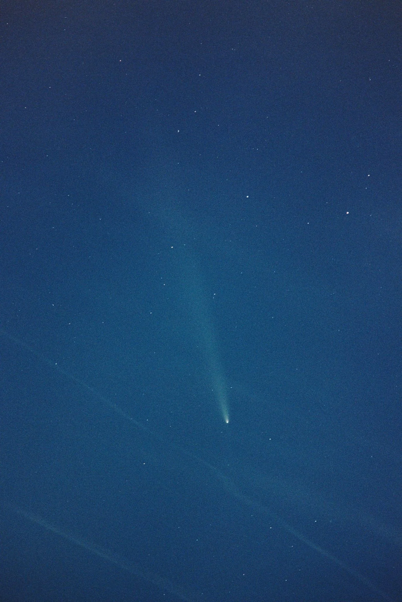 Comet C/2023 A3 (Tsuchinshan-ATLAS) |
Camera: Minolta XD 5 |
Lens: Minolta Celtic 135mm f/3.5 |
Film: Kodak Ultramax 400 |
Exposure time: 20 sec @f/3.5 |
Location: Biatorbagy, Hungary |
Date: 2024-10-16