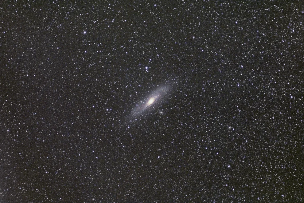 Andromeda Galaxy |
Camera: Minolta XD 5 |
Lens: Minolta Celtic 135mm f/3.5 |
Film: Fujifilm Superia 400 |
Exposure time: 30 min @f/3.5 |
Location: Zselic, Hungary |
Date: 2021-09-10