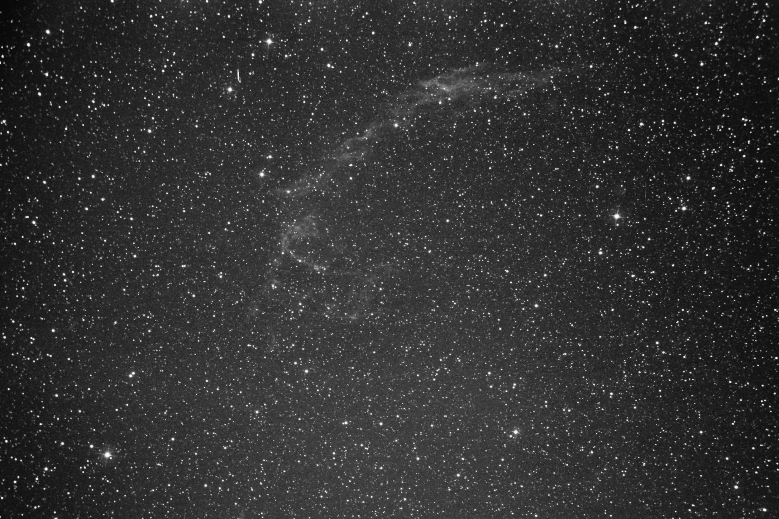 Eastern Veil Nebula (NGC 6992) |
Camera: Minolta XD 5 |
Telescope: SkyWatcher 150/750 |
Film: Fuji Neopan Acros II |
Exposure time: 1 hr |
Location: Tarjan, Hungary |
Date: 2026-08-22 