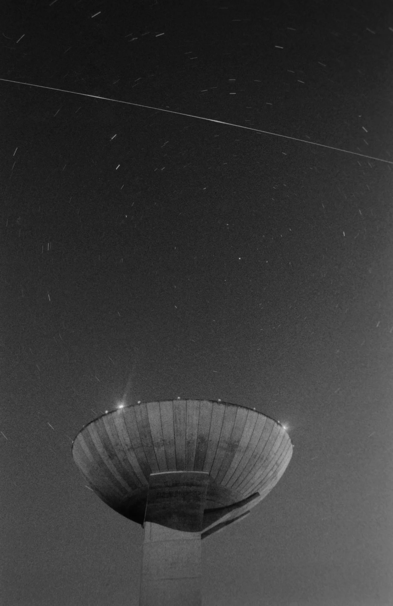 Camera: Mindolta XD 5 |
Lens: Clubman 28mm f/2.8 |
Film: Kodak Ultramax 400 (Color film cross-processed as B&W) |
Exposure time: 8 min @f/4 |
Location: Budapest, Hungary |
Date: 2025-07-07