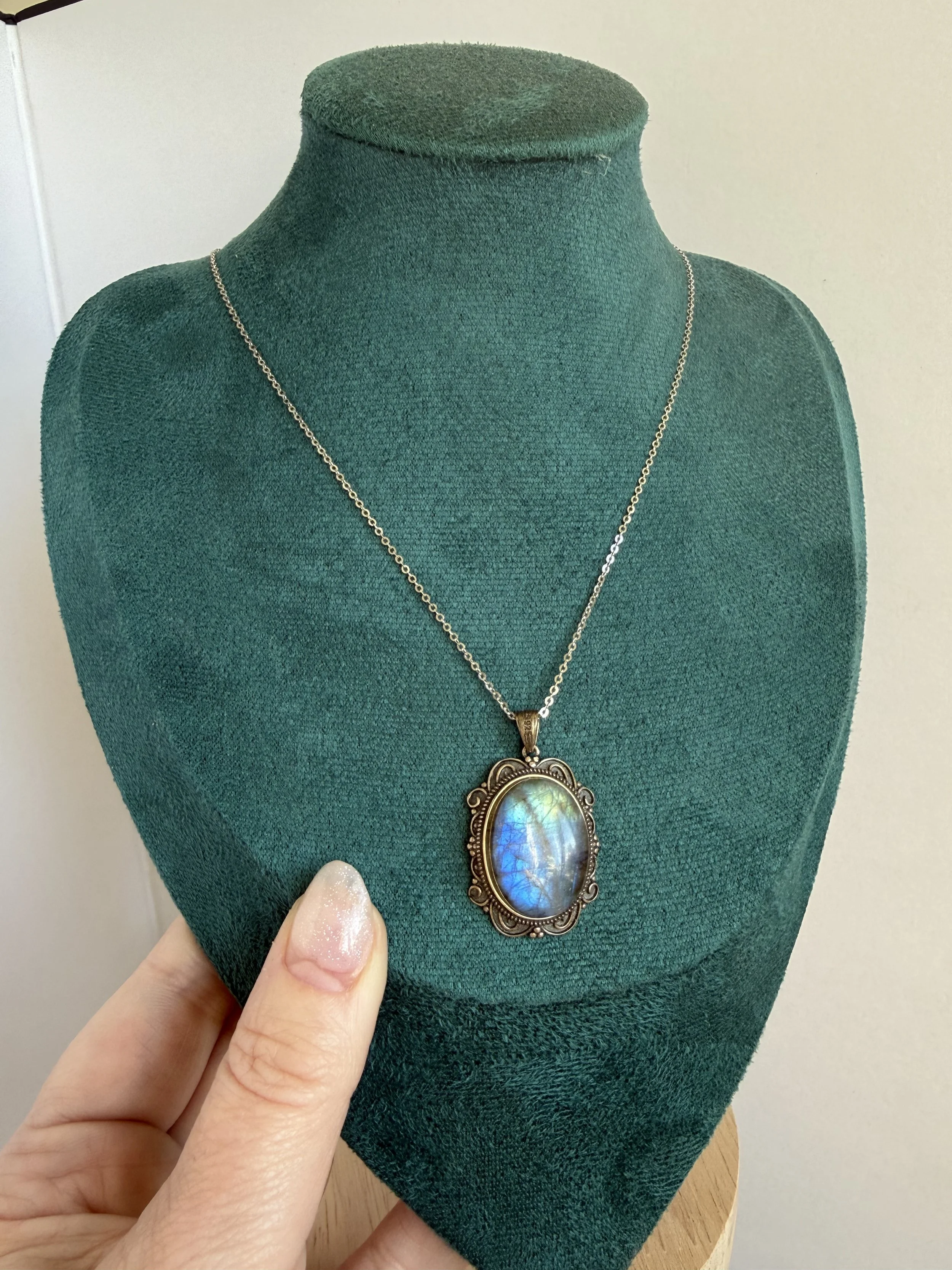 Vintage Style Labradorite Pendant S925