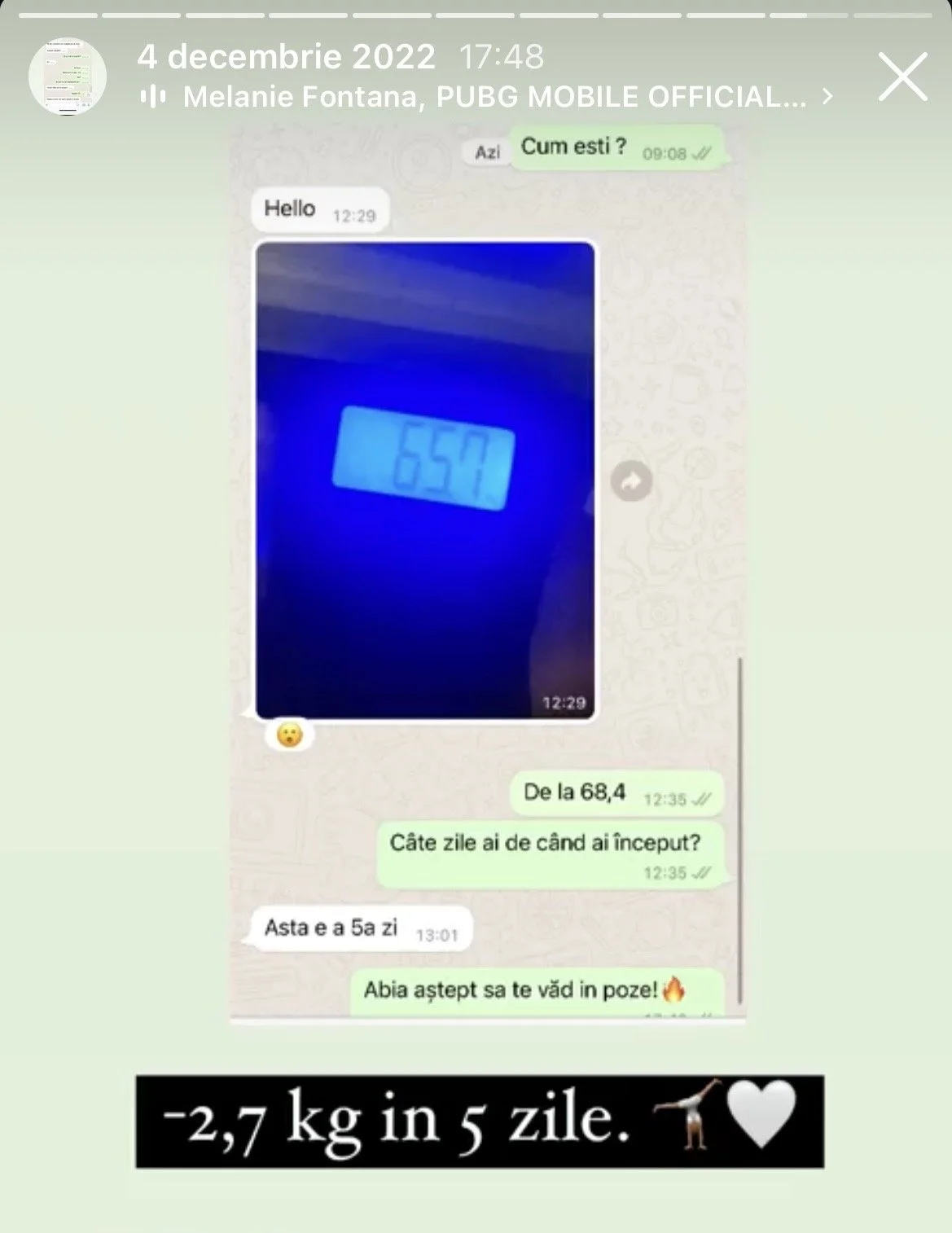 WhatsApp chat conversation about weight loss progress, including a photo of a digital scale showing 65.7 kg, and text in Romanian indicating a weight loss of 2.7 kg in 5 days.
