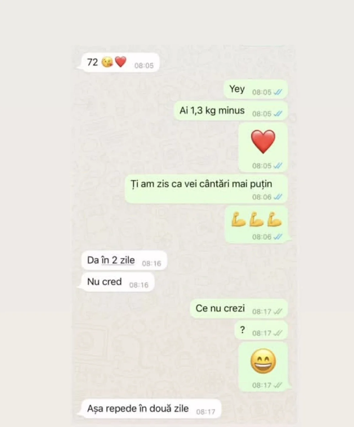 A screenshot of a WhatsApp conversation in Romanian discussing weight loss, with emojis of hearts, flexed biceps, and a smiling face.
