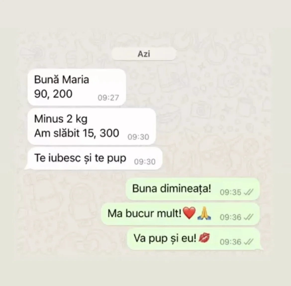A screenshot of a WhatsApp chat in Romanian, with messages about shopping and expressing affection.