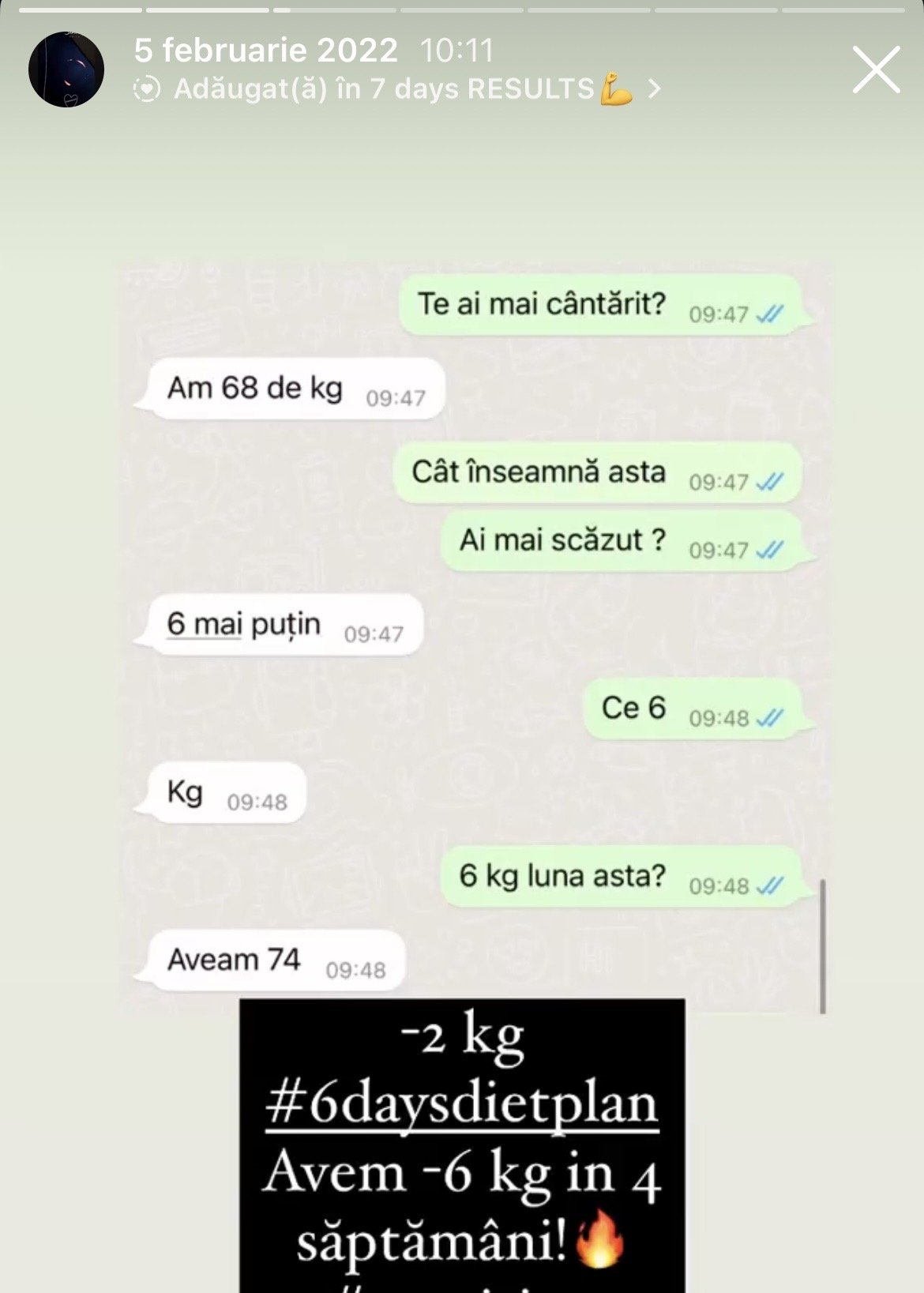 A screenshot of a chat conversation in Romanian about weight loss progress, with dates and times, and a black box with white and red text indicating a 2 kg weight loss in four weeks.