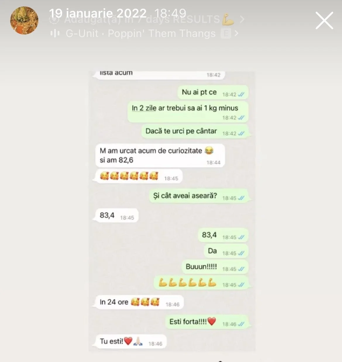 WhatsApp conversation in Romanian about weight, showing progress from 82.6 kg to 83.4 kg, with emojis celebrating strength and success.