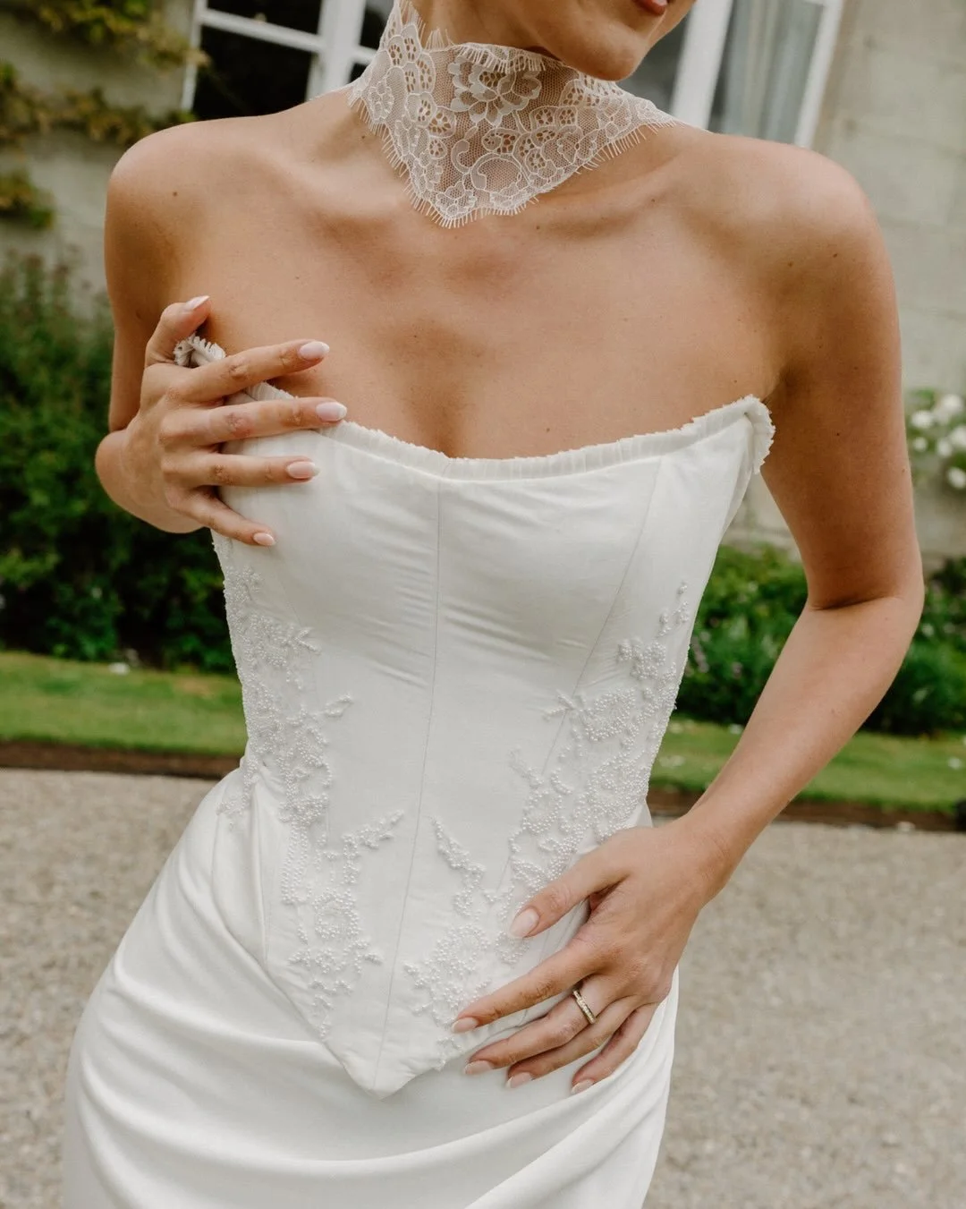 Working together creatively with a group of wonderful ladies is what I call a very good day! I was honoured to capture these bridal looks for Lauren of LV Bridal in York at the absolutely stunning Birdsall House 🤍

All these looks were incredible in