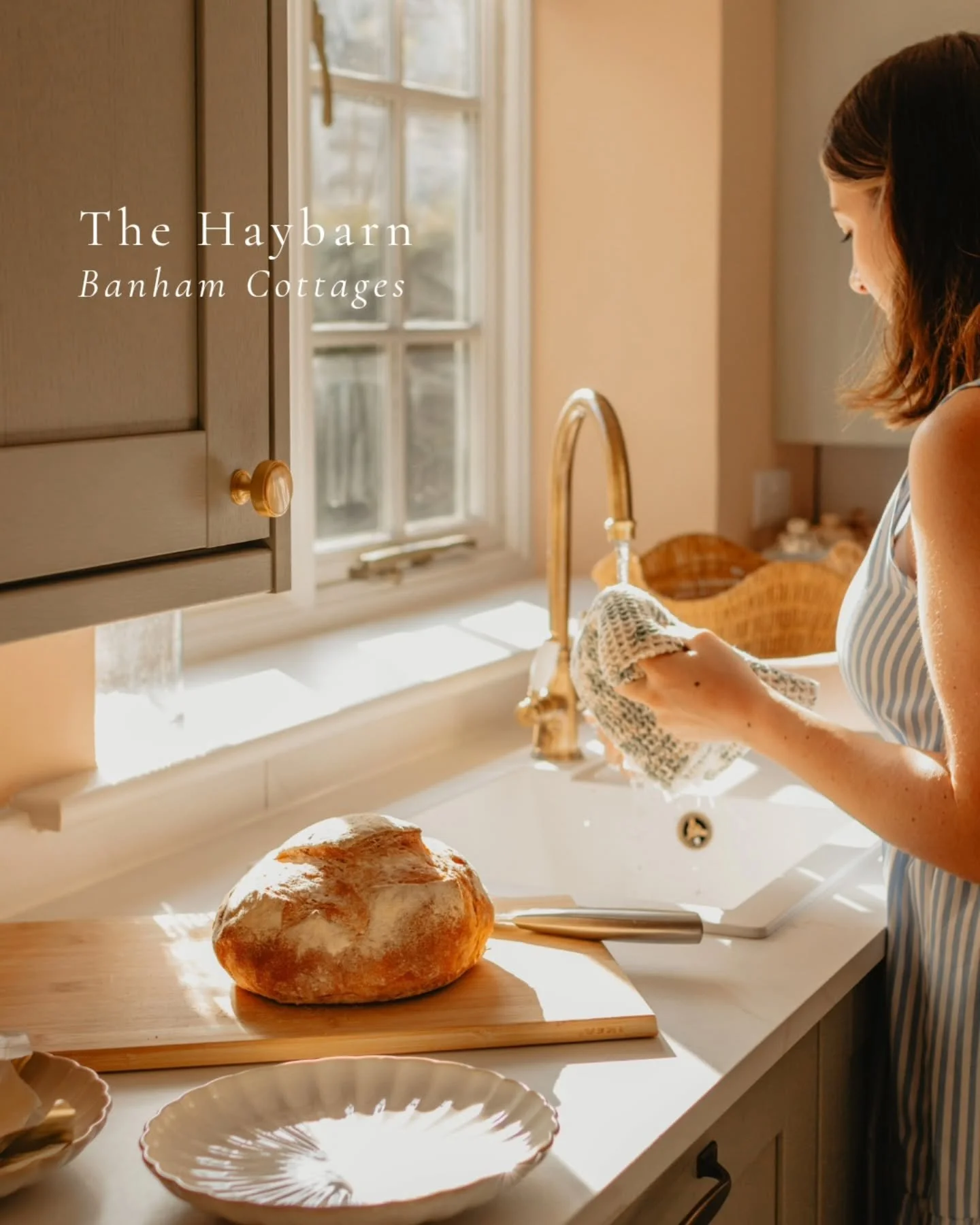 A little glimpse into The Haybarn with @banhamcottages 🤎

Story-led imagery for this gorgeous stay, created to capture both the space and feeling ✨

A slow morning pottering in the kitchen, cosying up with a book by the fire, and a glass of wine in 