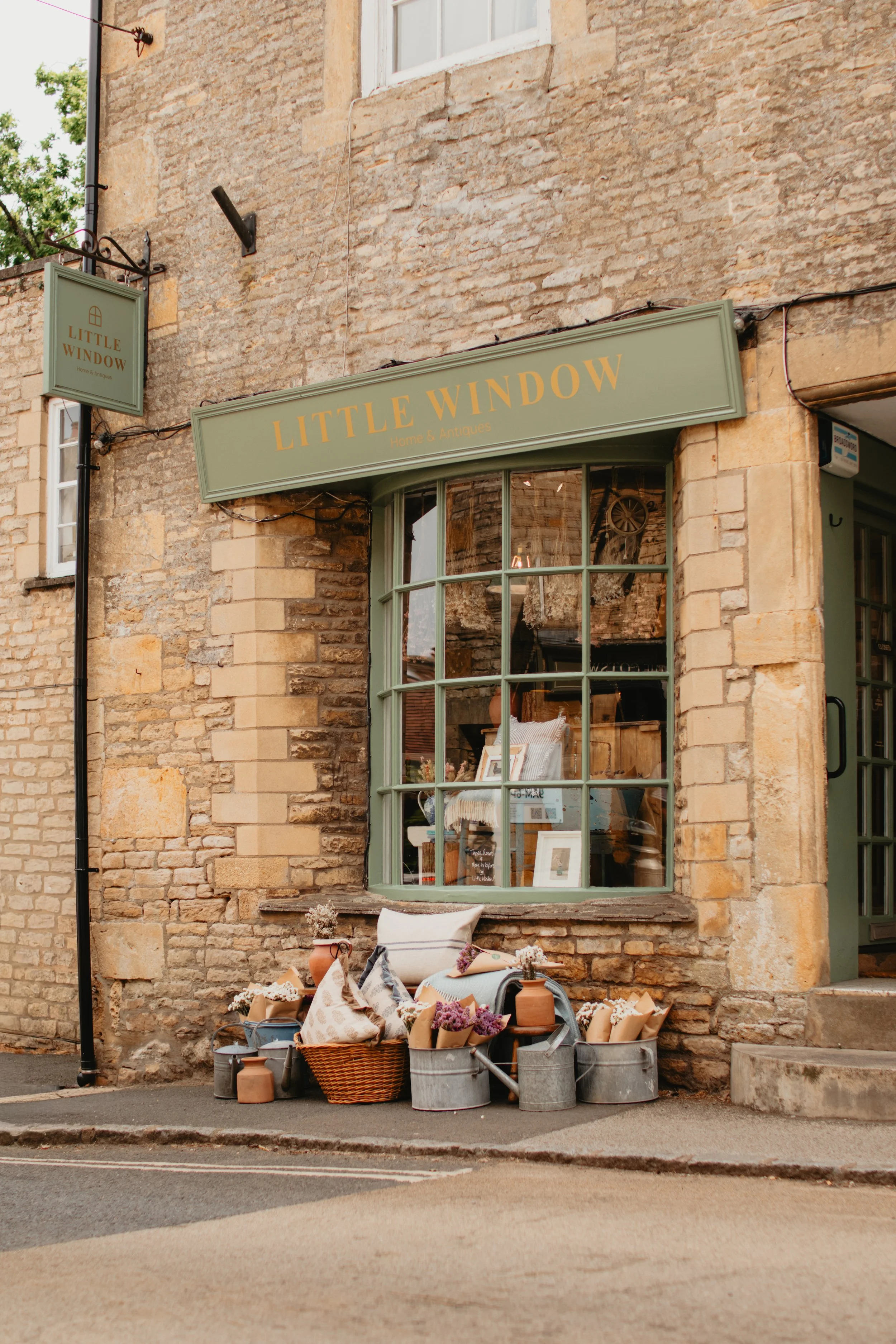 Shops & Studios