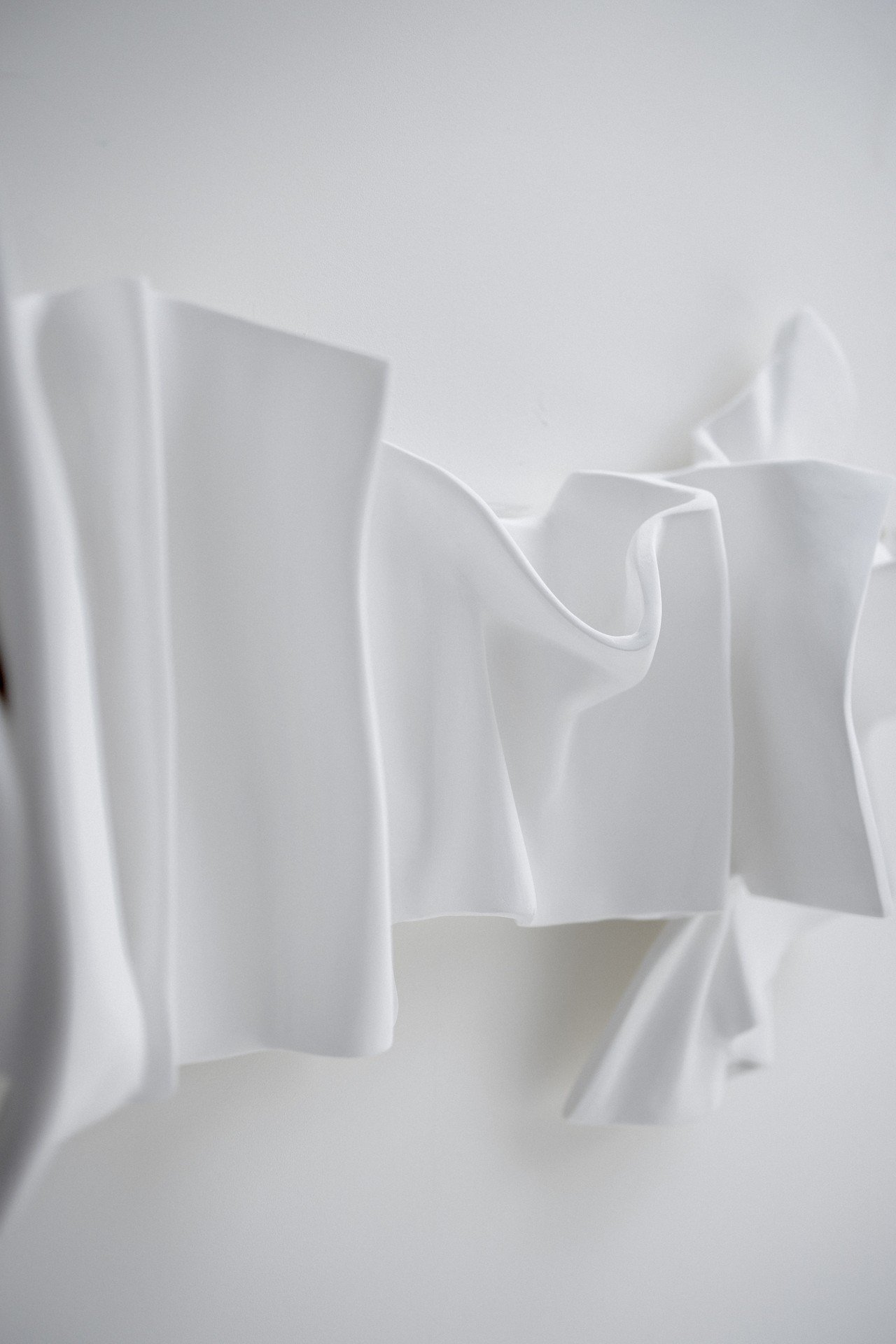 splash-minimalist-wall-sculpture-light-shadow-detail.jpg
