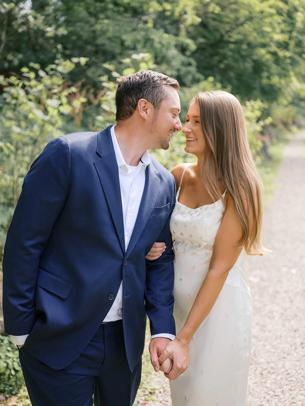 The best spray tan is the one no one notices&mdash;just a healthy, natural glow for life&rsquo;s biggest moments. ✨💍

#EngagementPhotos #BridalSprayTan #SaratogaSun #CustomSprayTan #WeddingSeason SaratogaSpringsNY BridalGlow