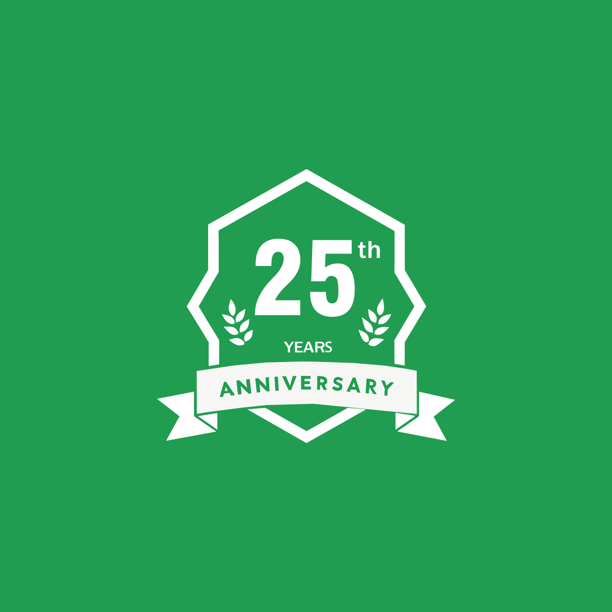 Simbolo di un anniversario di 25 anni, con un logo verde e bianco, con una corona e un nastro con la scritta 'Anniversary'.