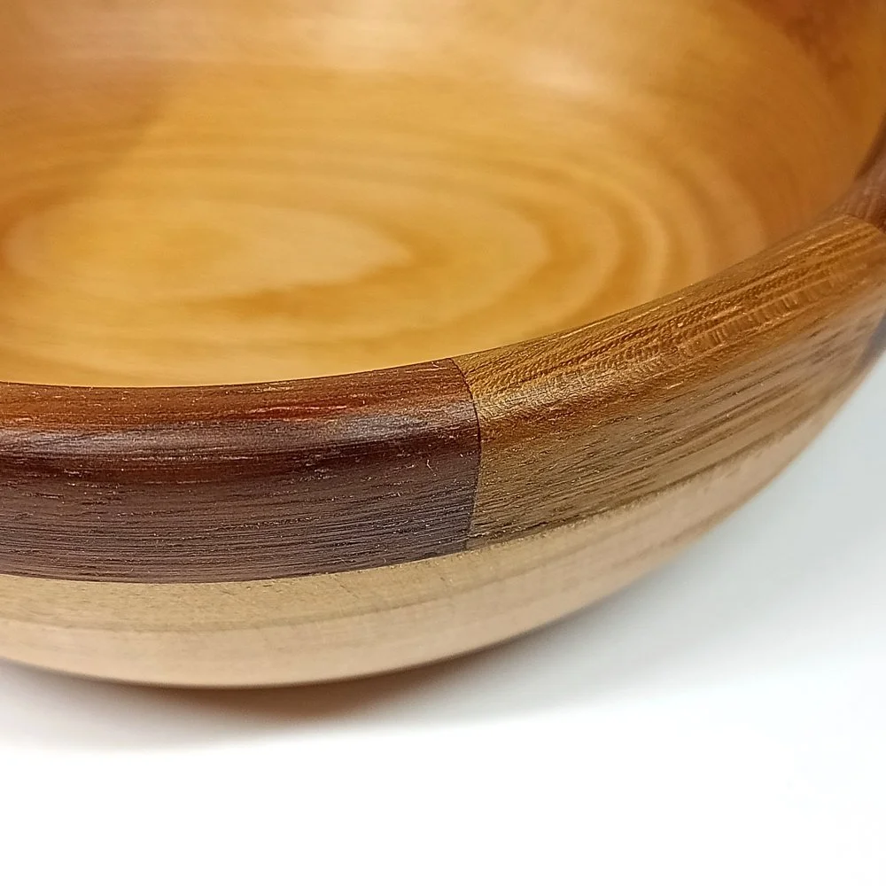 Beech bowl with Iroko segmented rim 05.jpg
