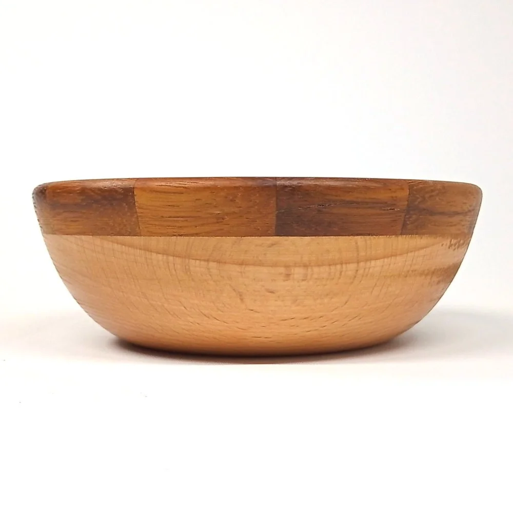 Beech bowl with Iroko segmented rim 04.jpg