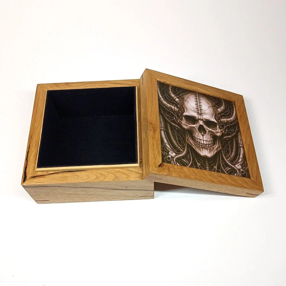 Oak keepsake box with Giger lid 08.jpg