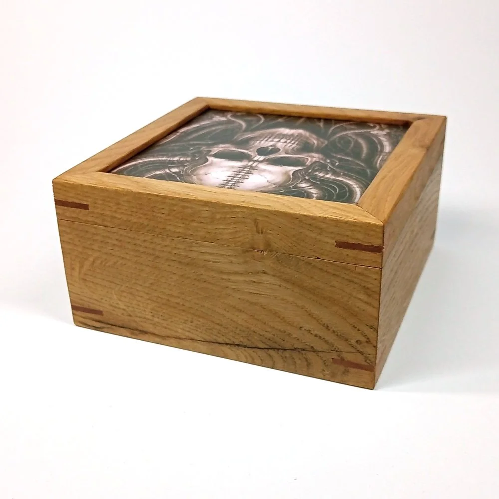 Oak keepsake box with Giger lid 04.jpg