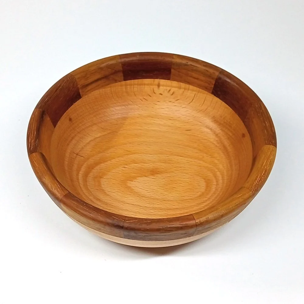 Beech bowl with Iroko segmented rim 02.jpg