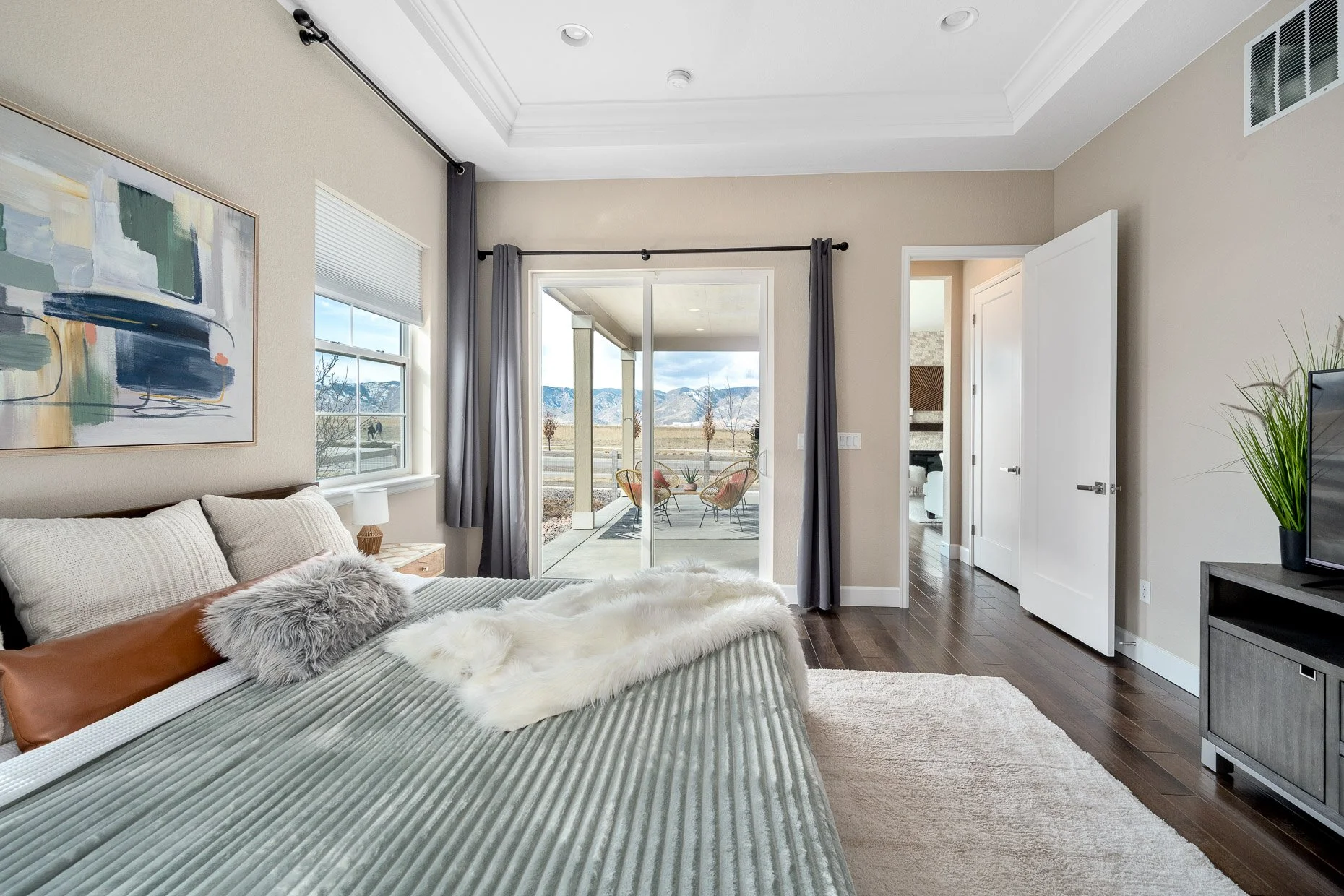 Sumptuous Primary Suite with Mountain View. (Copy)