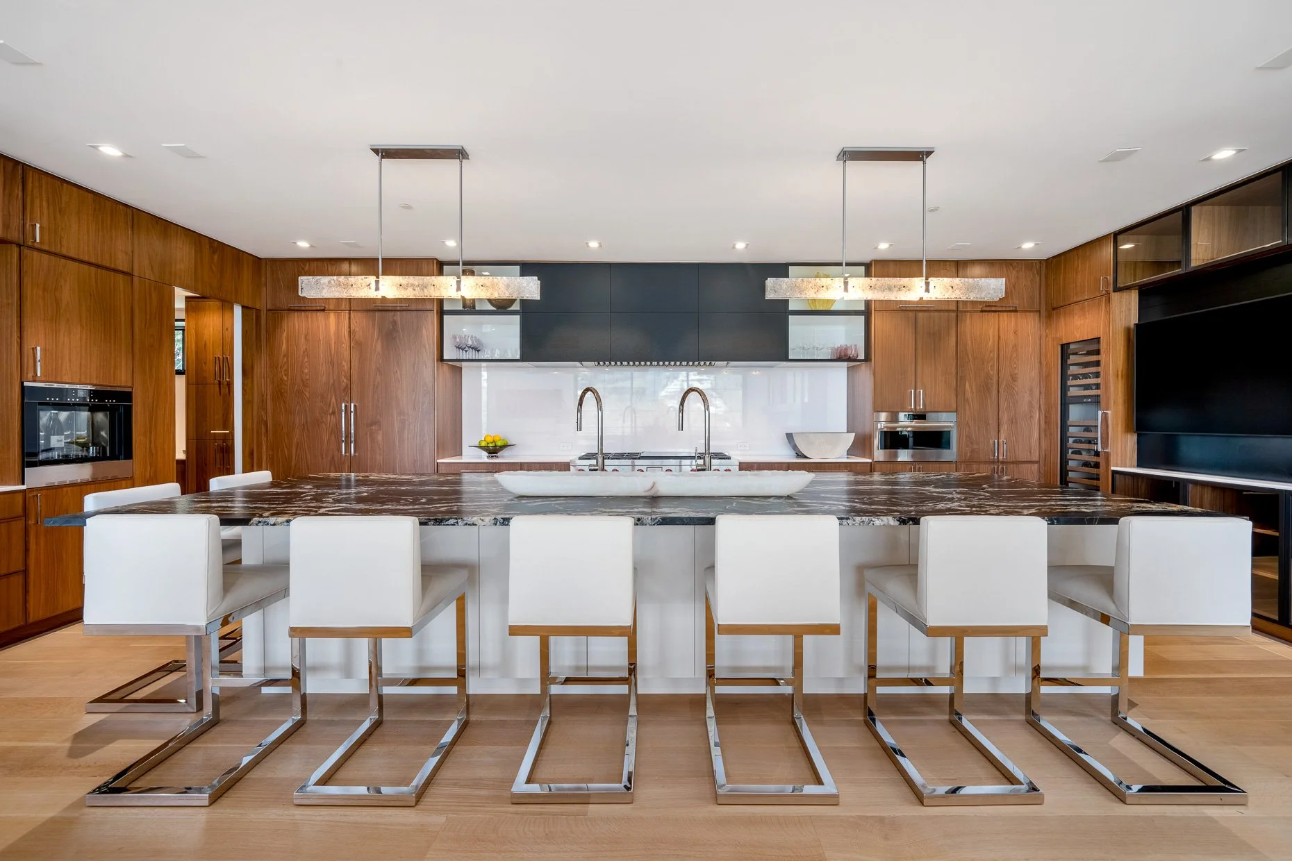 Amazing kitchen with huge eating space
