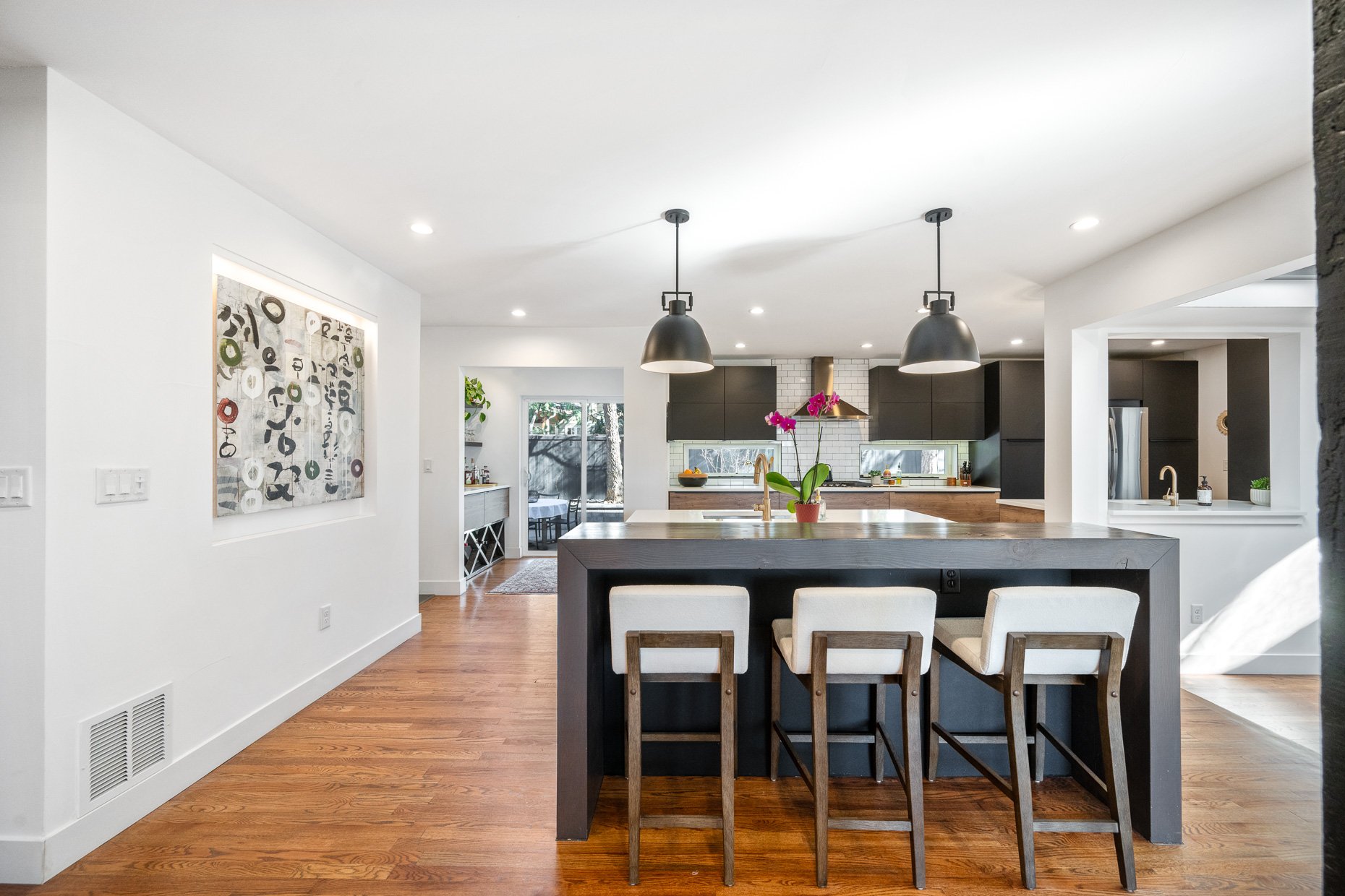 Lovely kitchen eating area