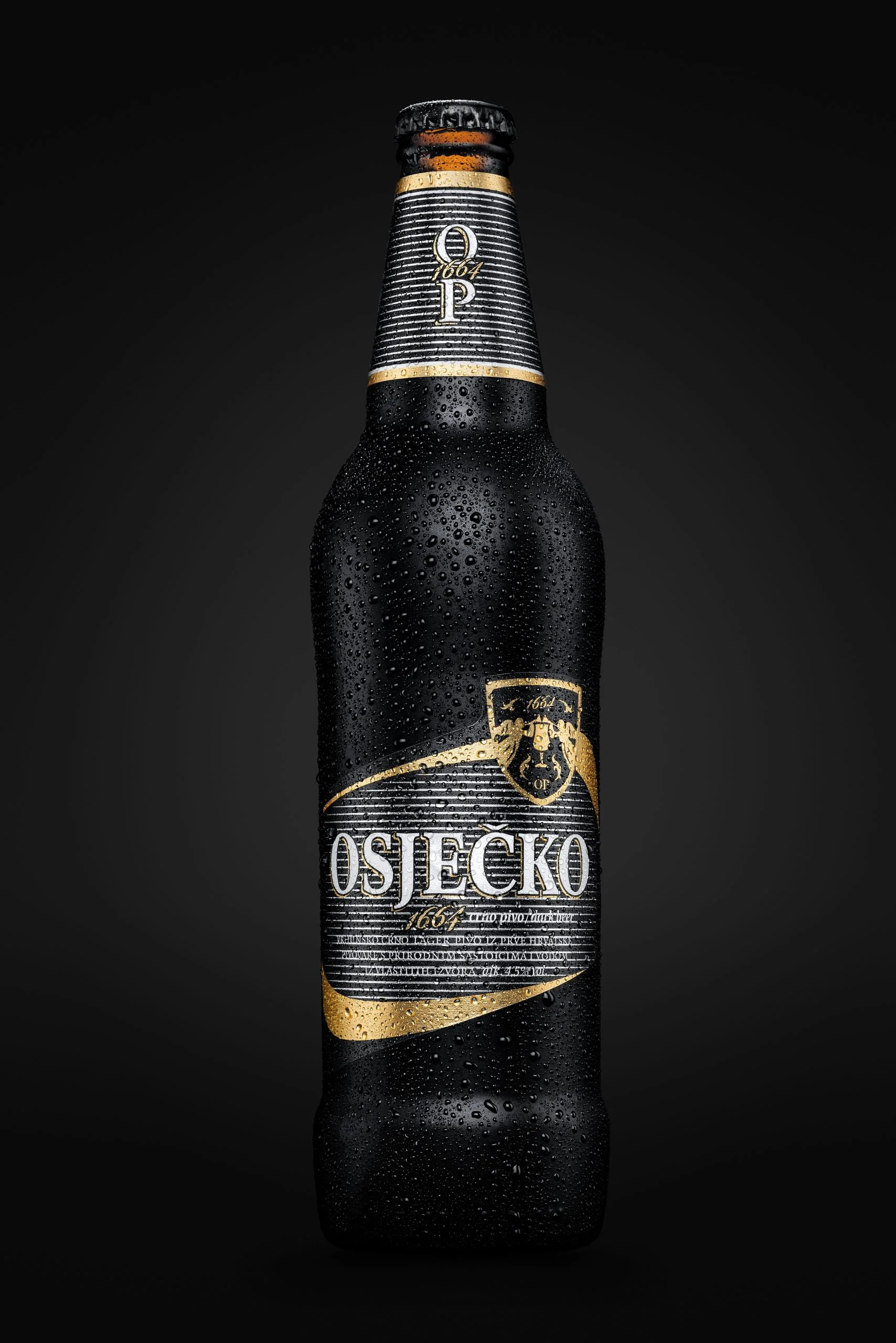 Osjecko-crno-05-orosena-tamna pozadina.jpg