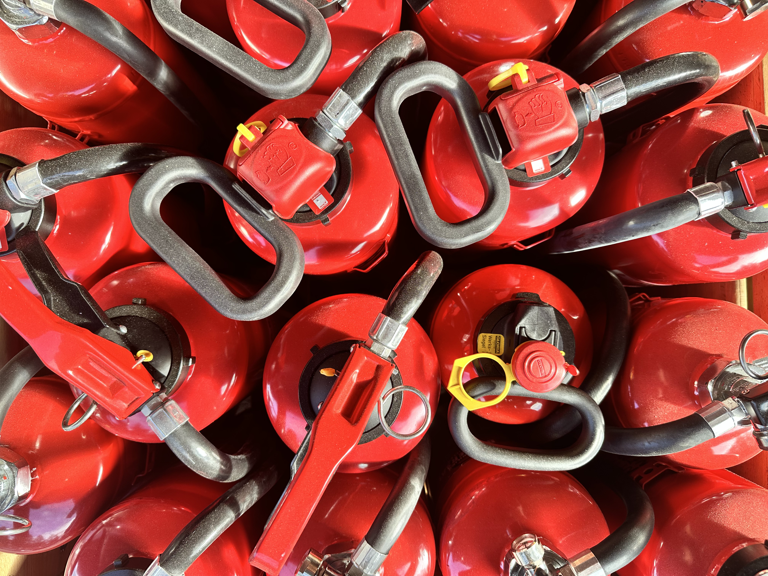 viele Feuerlöscher