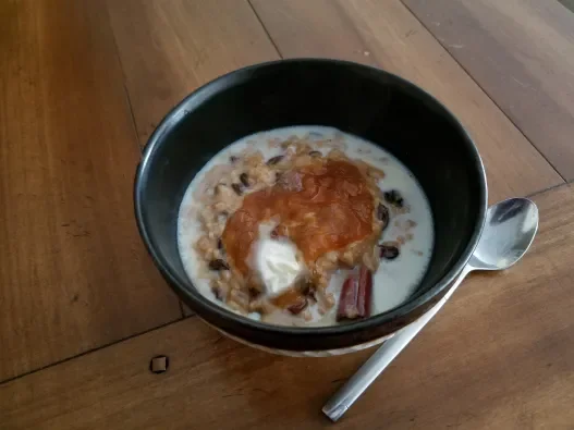 Filomena’s Overwhelmed Oatmeal, or Avena para Alivio