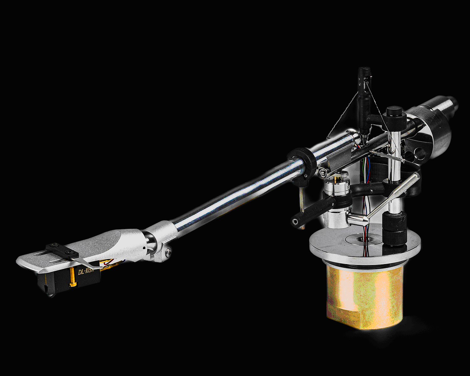 "UA-101 tonearm with stabilizer, photographed by Paul Elliott"
