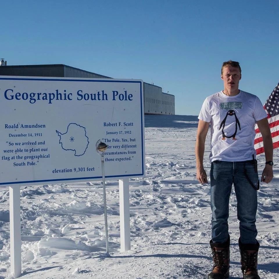 Gavin Chensue at South Pole 2006 (HS).jpg