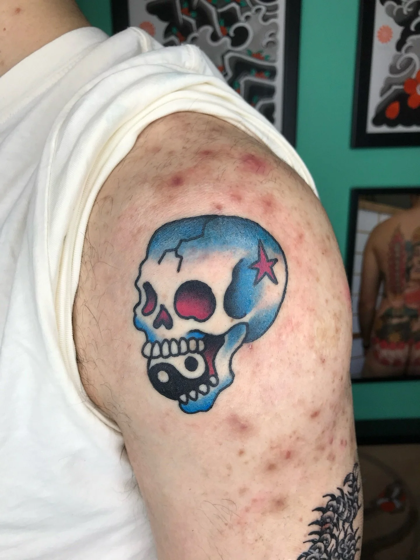 Double trouble for @dogukan.d.t 😈☯️ Thanks again for getting tattooed! Really happy with how these turned out
From my flash, DM me if you&rsquo;re interested in some designs :)

📍Done at @hanabusaelectrictattoo 
.
.
.
.
.
.
.
.
#tattoo #yinyangtatt