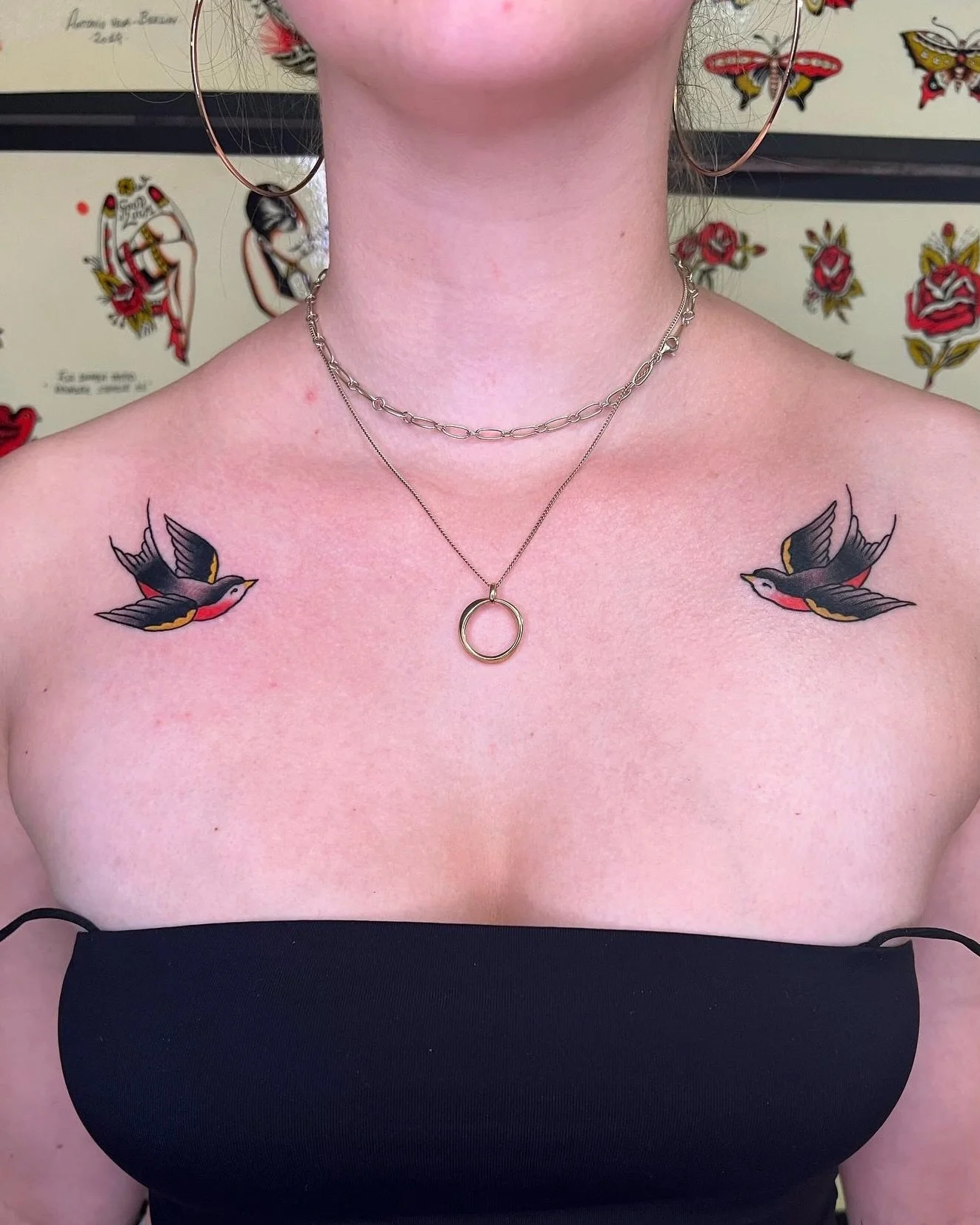 Swallows done by @antoniovelatattoo 🕊️

DM to book your tattoo now!

📍Graefestra&szlig;e 10, @hanabusaelectrictattoo 
.
.
.
.
.
.
.
#berlintattoo #tattoo #traditionaltattoo #swallowtattoo #berlin