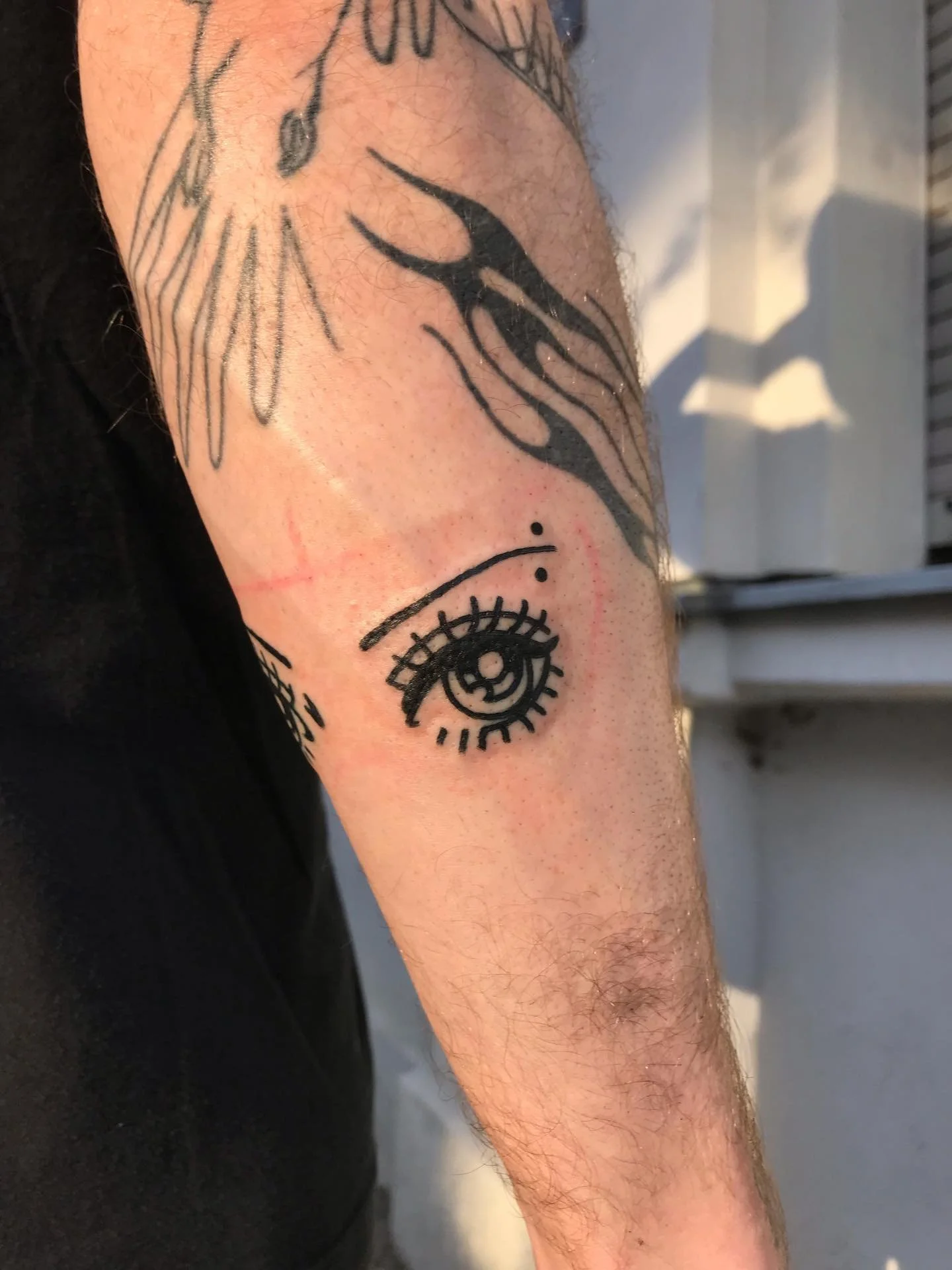 Eyes i did on @auto_timer / @ricardoeizirik on our first flash day here at @hanabusaelectrictattoo ✨ 
Thank you Ricardo! Second flash day is happening right now ;)
.
.
.
.
.
.
.
#tattoo #animetattoo #nana #manga #anime