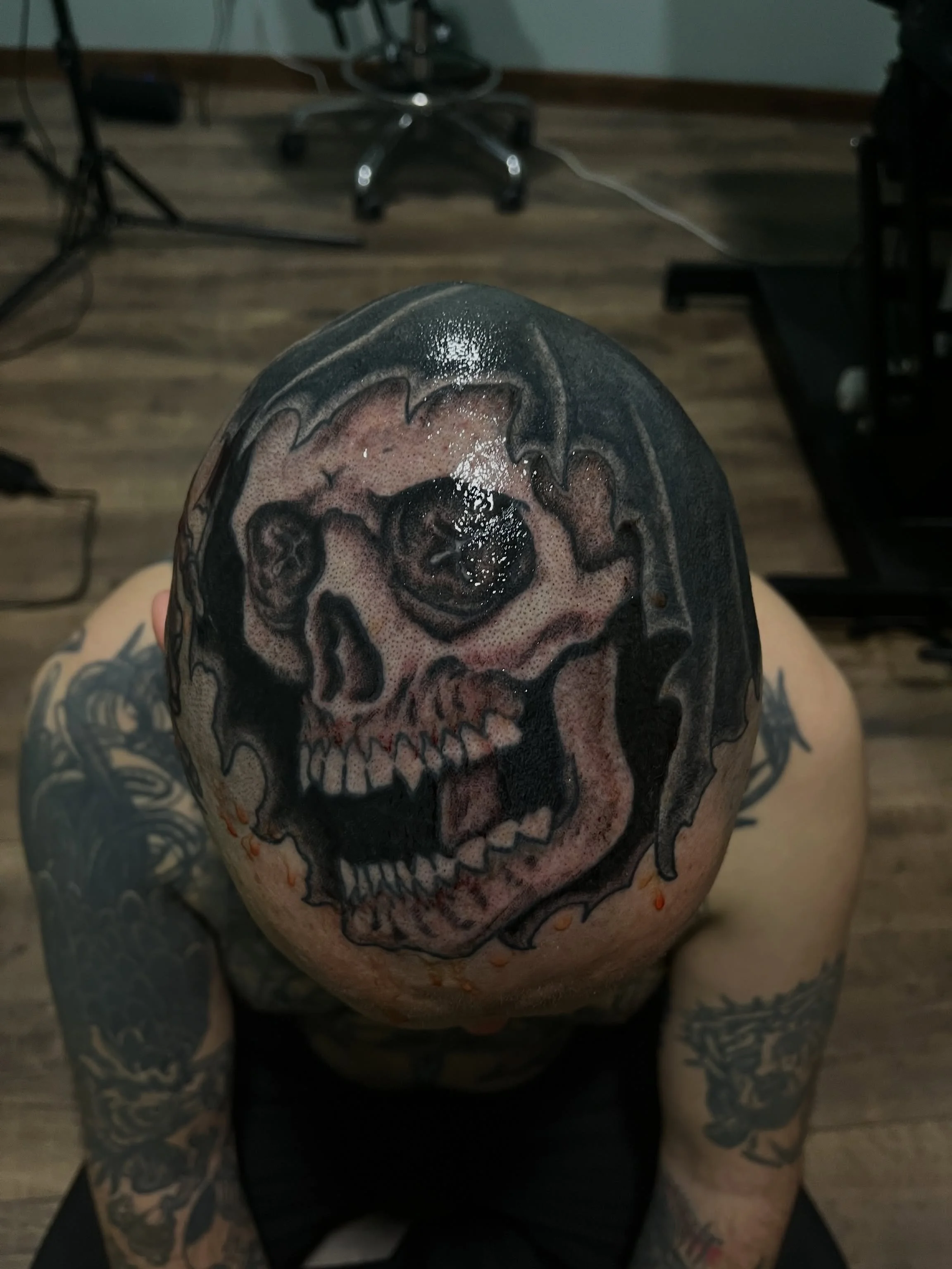 Some tattoos our talented resident artist @espinoxsiempre 👹 The trickier the placement, the better!
📩 DM Oscar directly to book your tattoo

📍Graefestra&szlig;e 10, @hanabusaelectrictattoo 
.
.
.
.
.
.
.
.
.
#berlintattoo #tattoo #criminaltattoos 